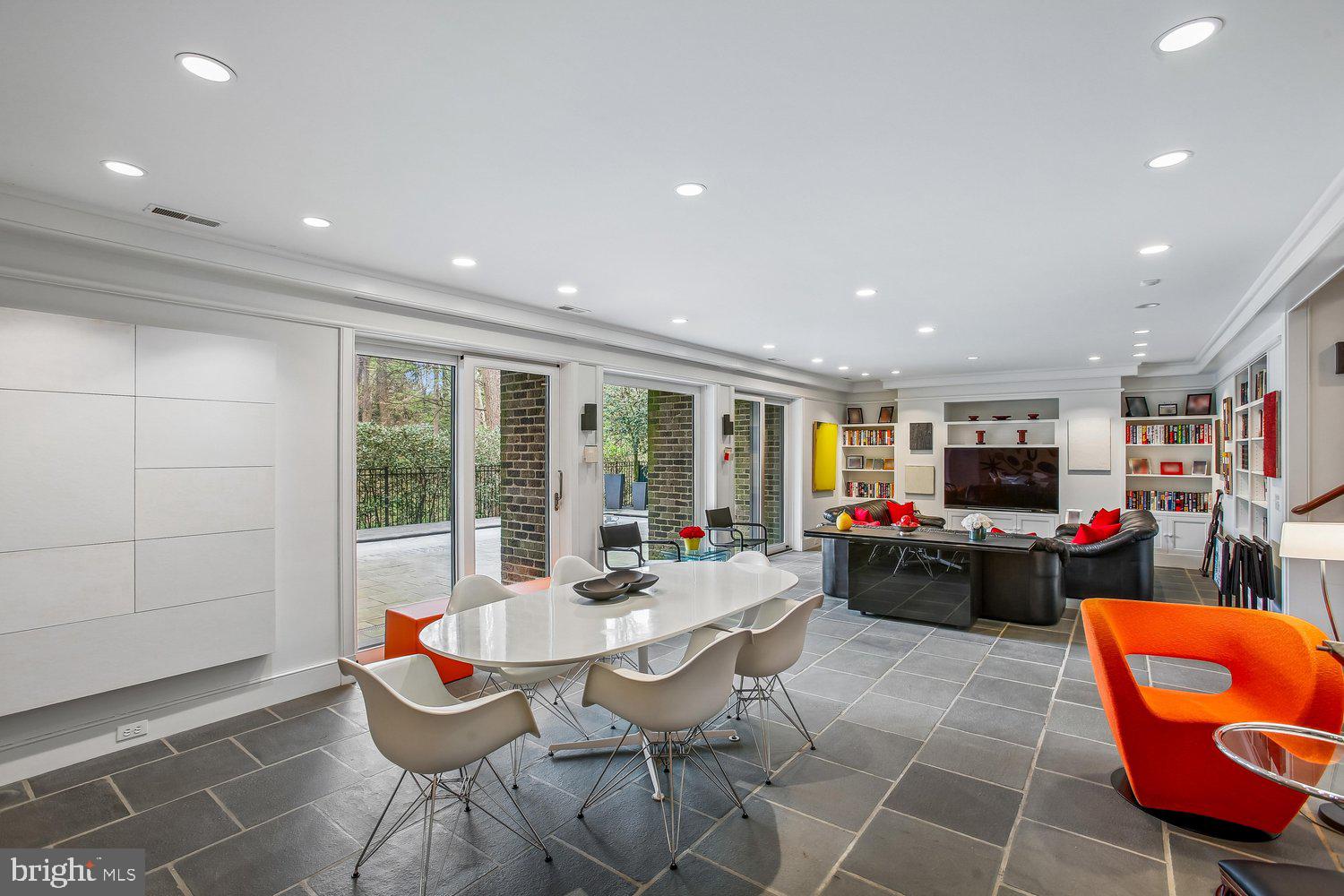 MERRYWOOD ON THE POTOMAC - Residential