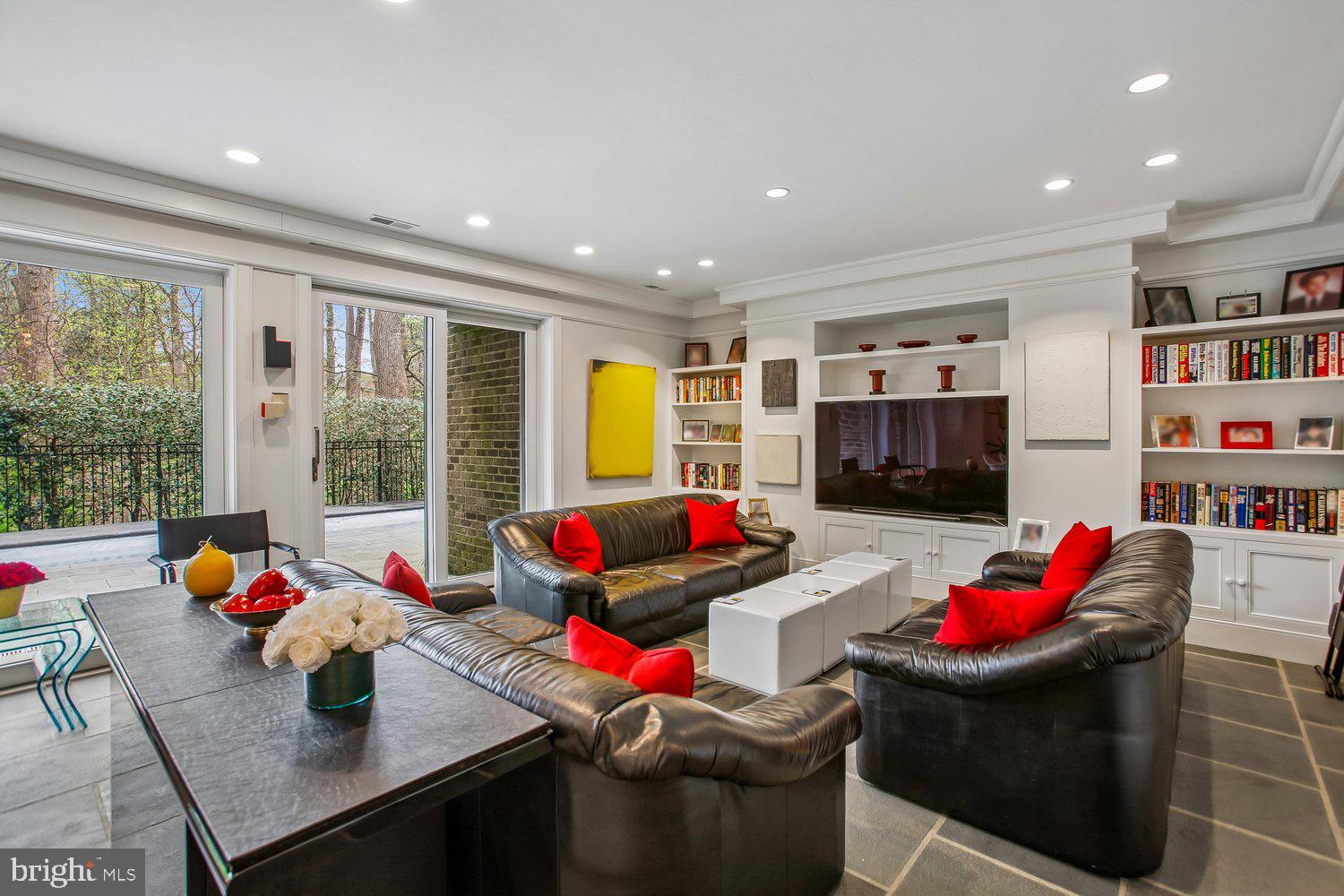 MERRYWOOD ON THE POTOMAC - Residential