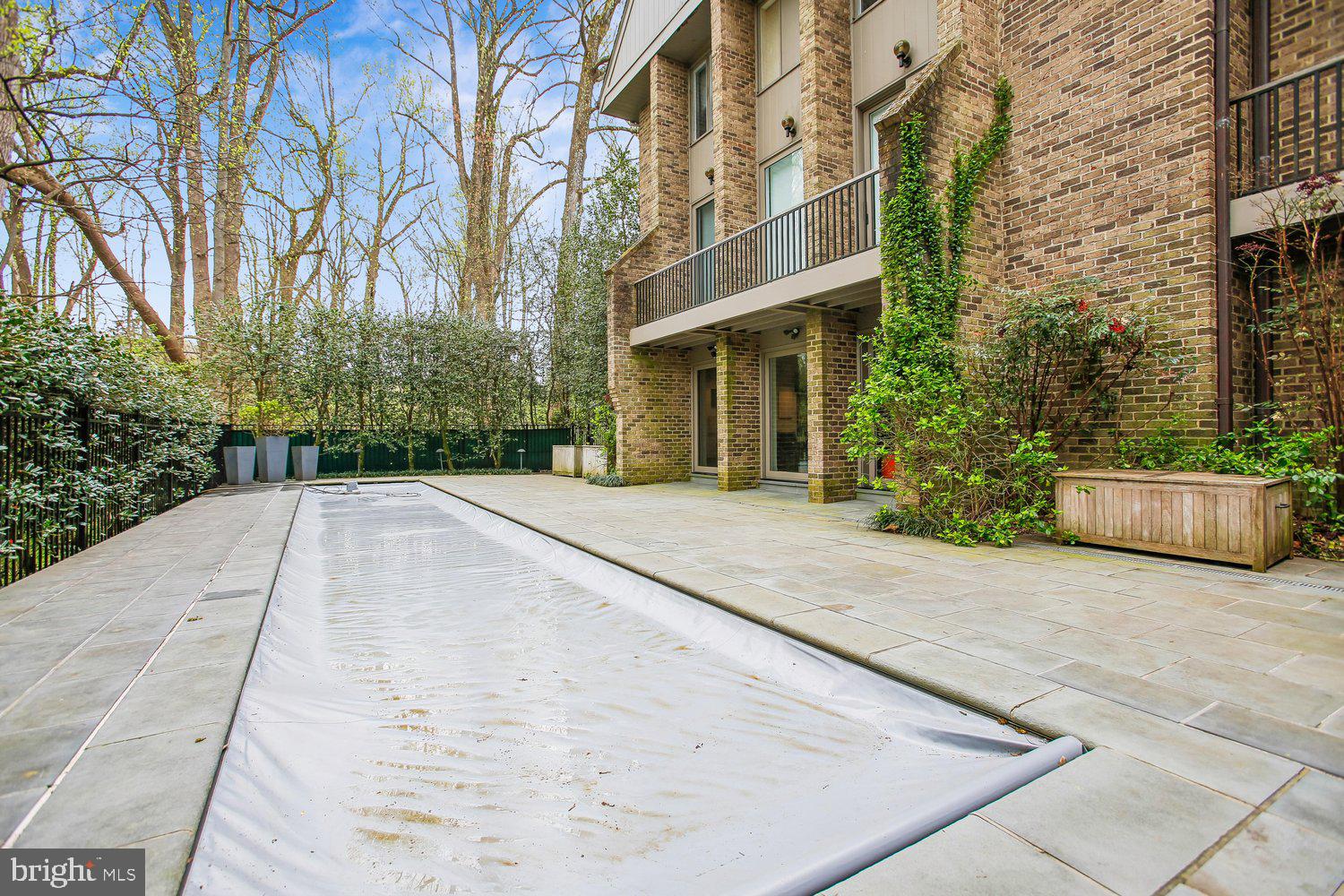MERRYWOOD ON THE POTOMAC - Residential