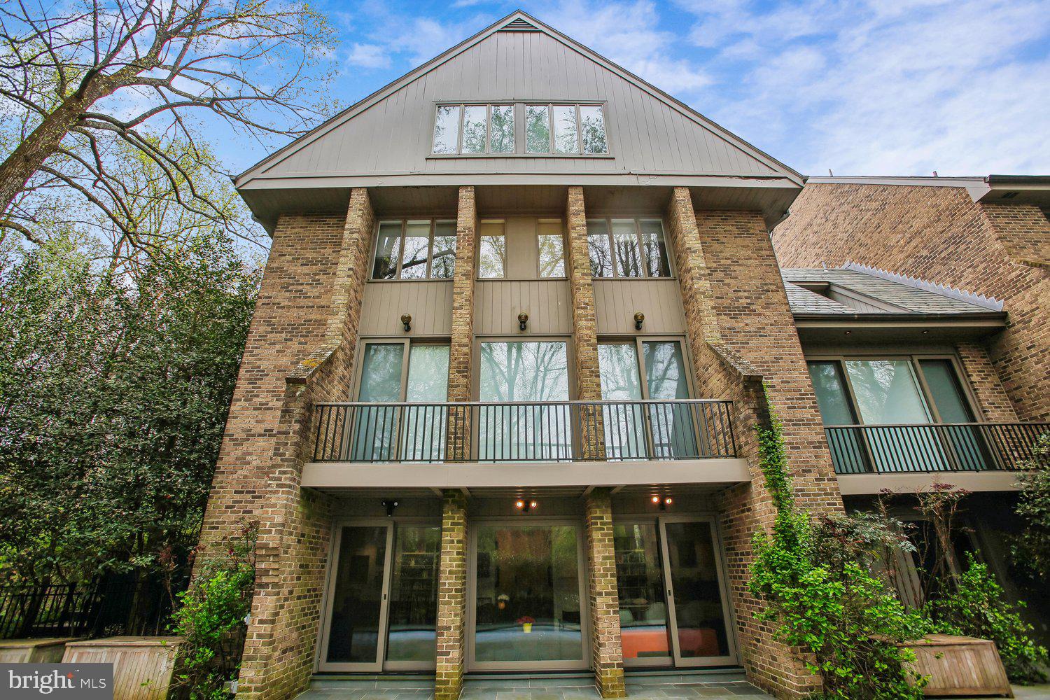 MERRYWOOD ON THE POTOMAC - Residential