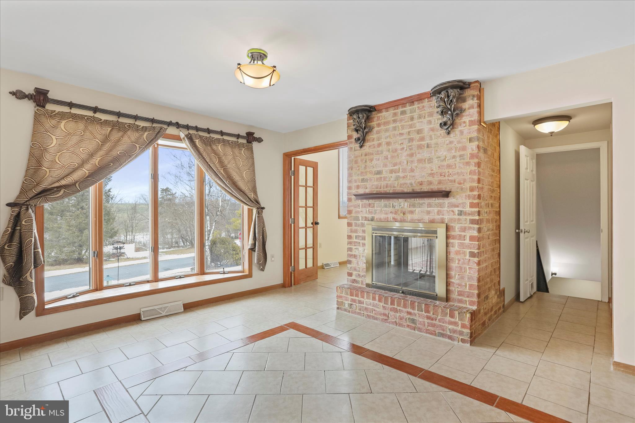 LAURICH GEMS NORTH - Residential