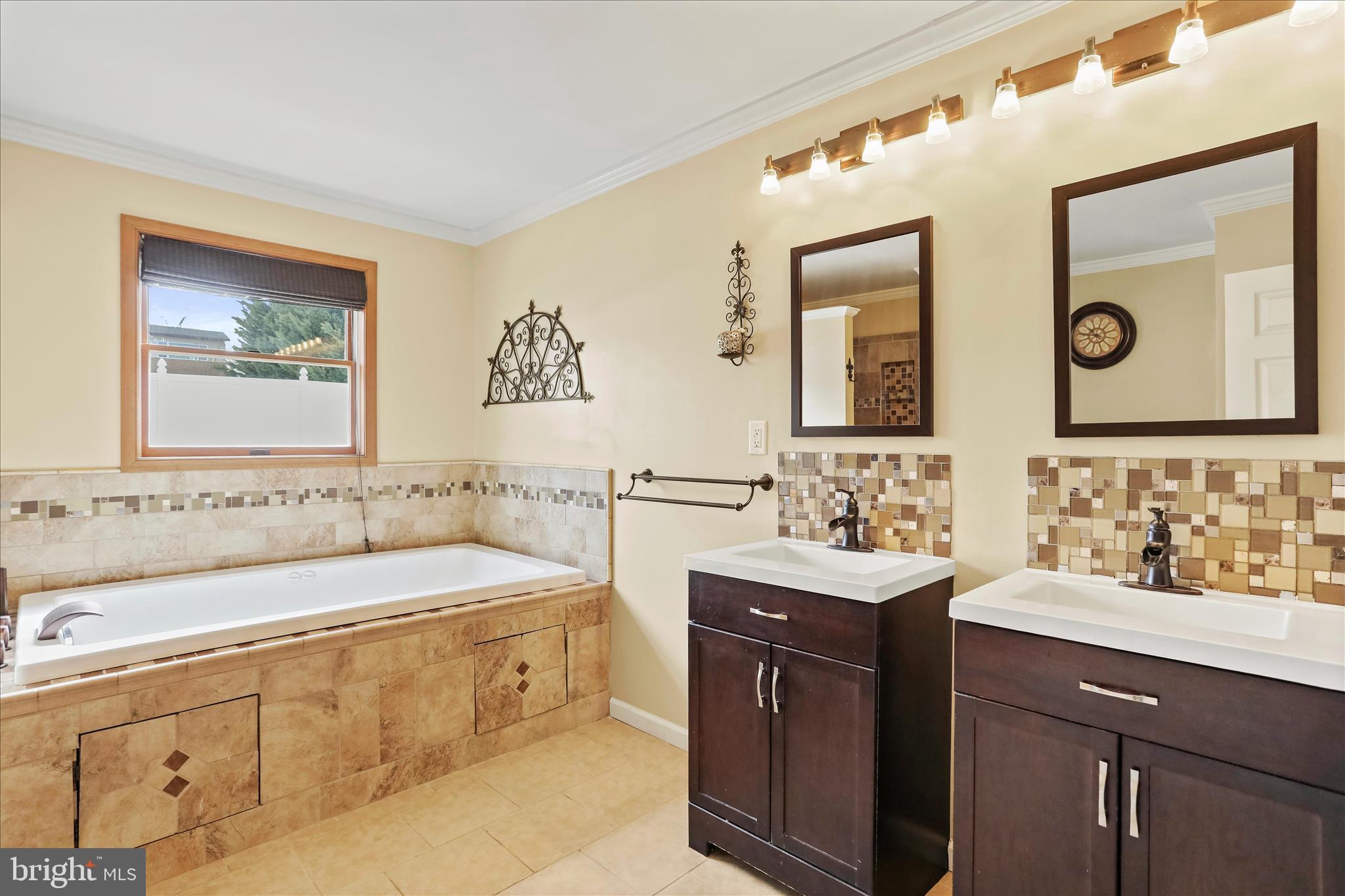 LAURICH GEMS NORTH - Residential