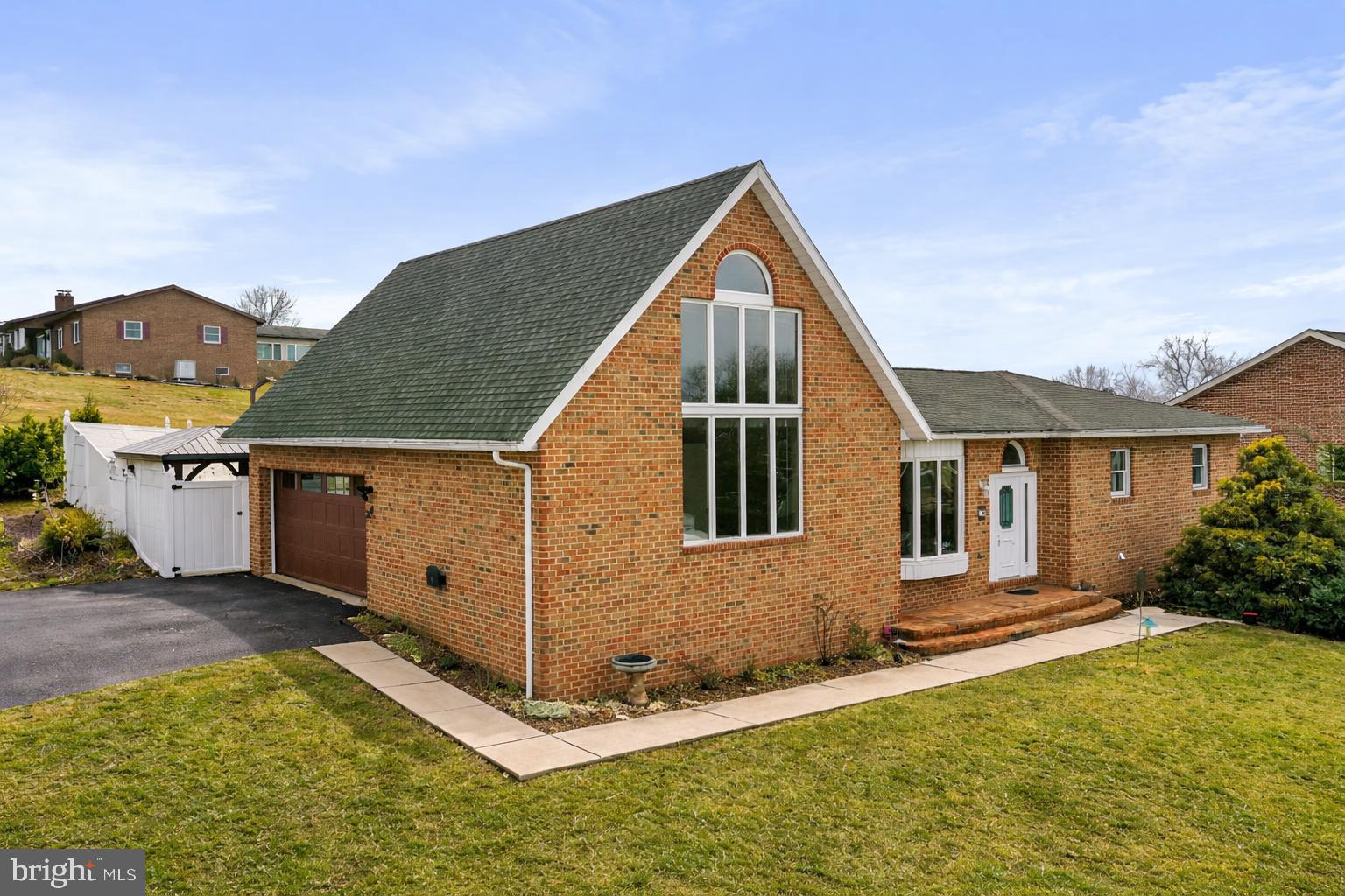 LAURICH GEMS NORTH - Residential