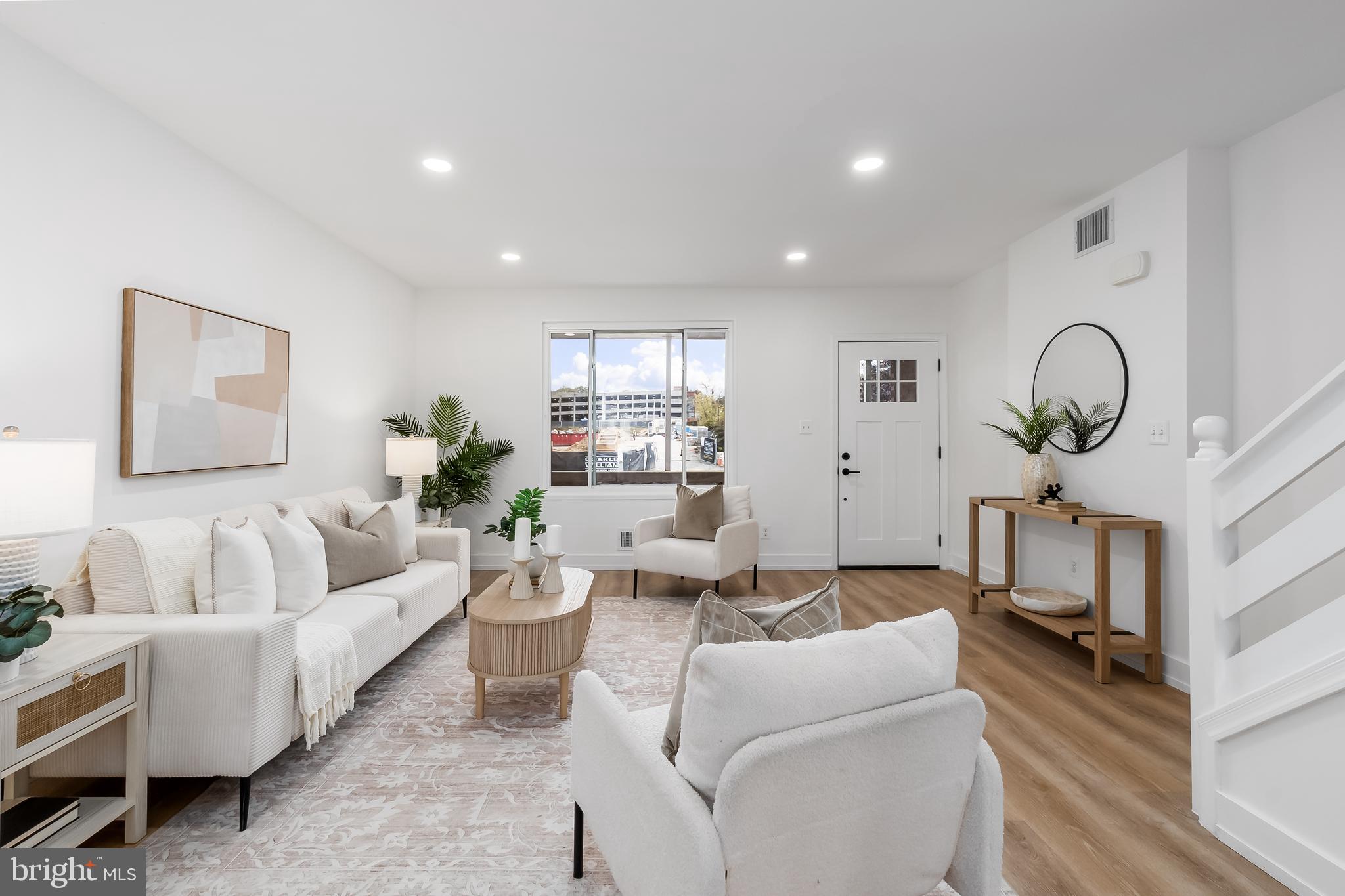 838 BUCHANAN STREET NE