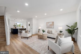 Townhouse at 838 BUCHANAN STREET NE