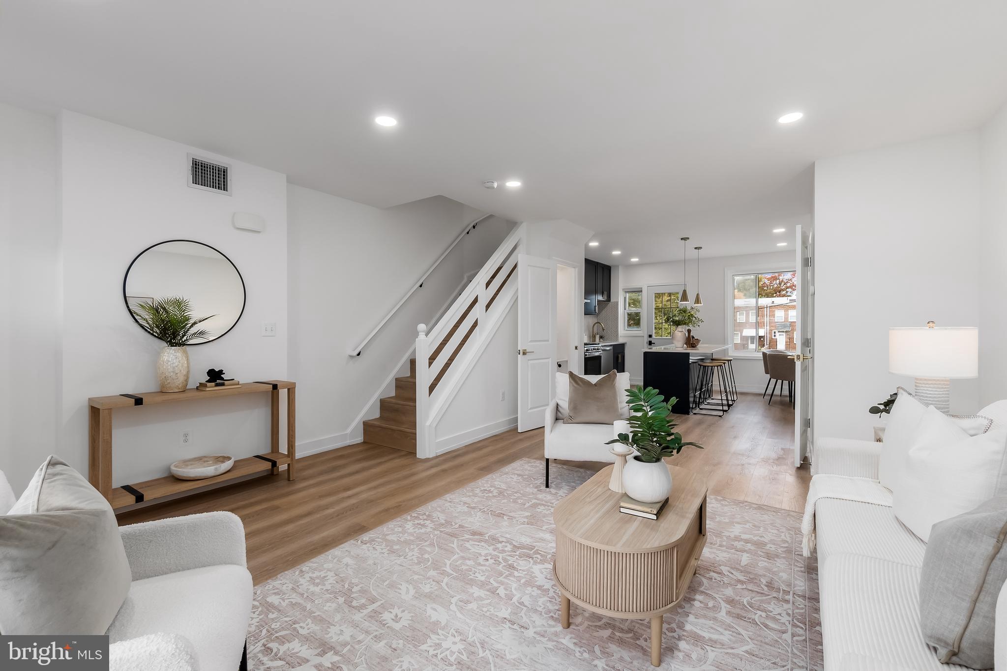 838 BUCHANAN STREET NE