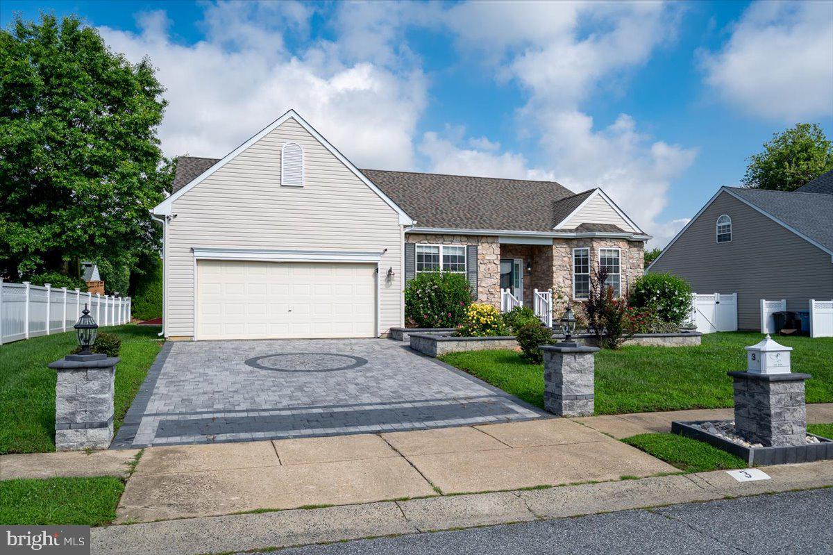 3 HATHAWAY COURT