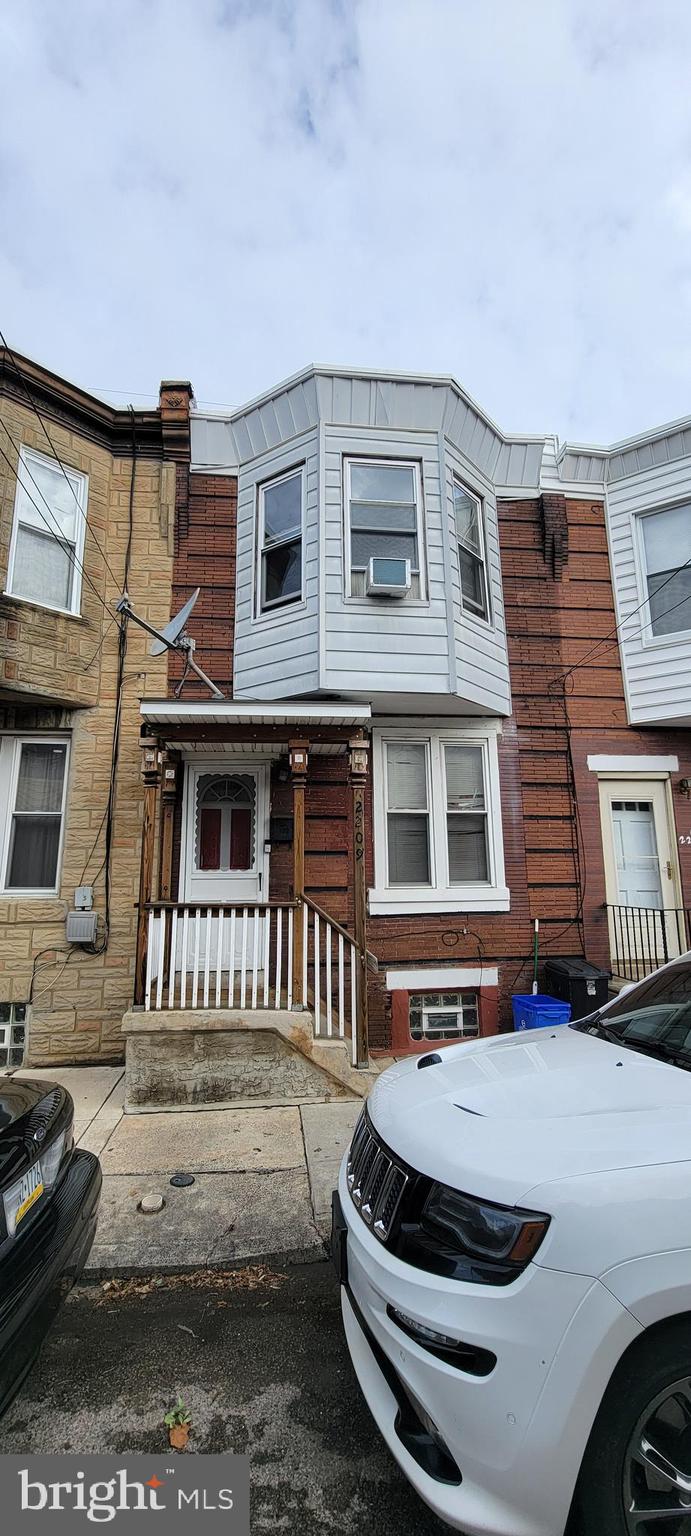 Rent-ready 2-bed, 1-bath property can be generating $1,450/month in rental income. With a $450 monthly
cash flow and 18% annual cash-on-cash return, this is a strong buy-and-hold opportunity. Perfect for
investors utilizing a DSCR loan, this turnkey property is ready to start producing income immediately. Property Details:
2 Beds, 1 Bath
Rent-Ready Condition
Estimated Rent: $1,450/Month
Financial Highlights:
Cash Flow: $450/Month
Annual Cash-on-Cash Return: 18%
Ideal for Buy-and-Hold Investors
This property qualifies for a DSCR loan, making it an excellent addition to your portfolio with strong rental
demand and solid returns.
Access:
Tenant Occupied - Showing By Appointment Only
Property will be delivered vacant.