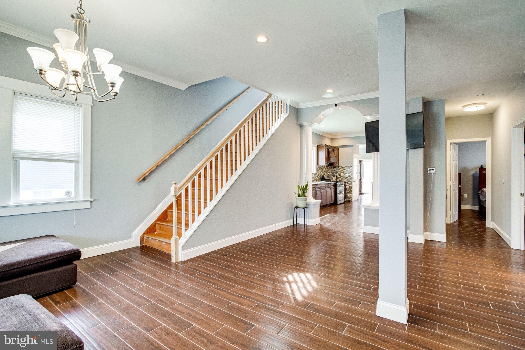 COLMAR MANOR - Residential