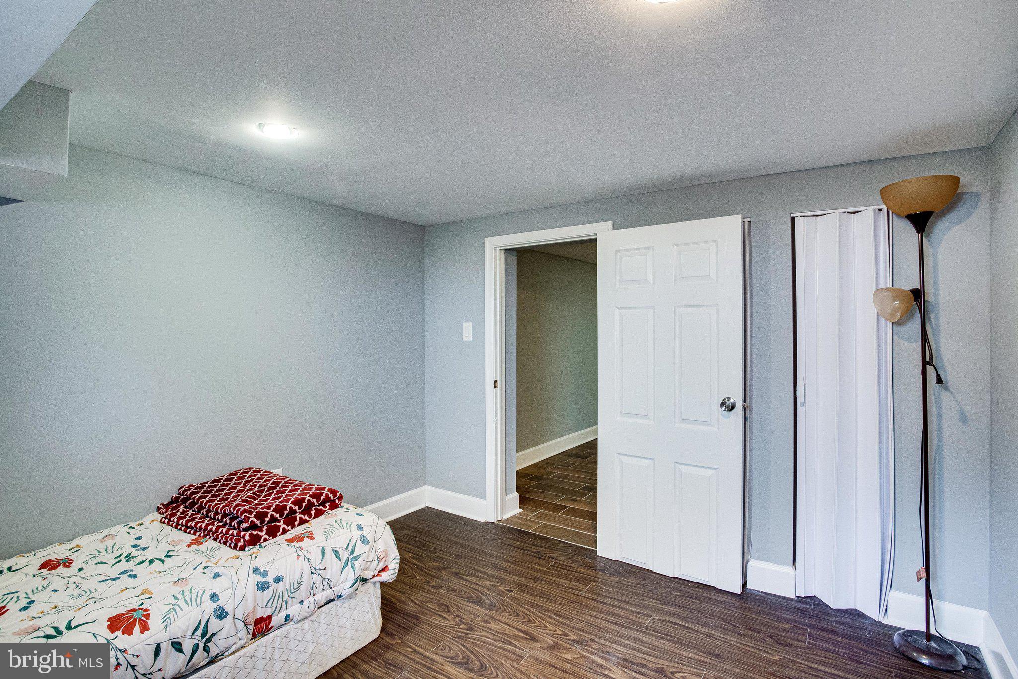 COLMAR MANOR - Residential