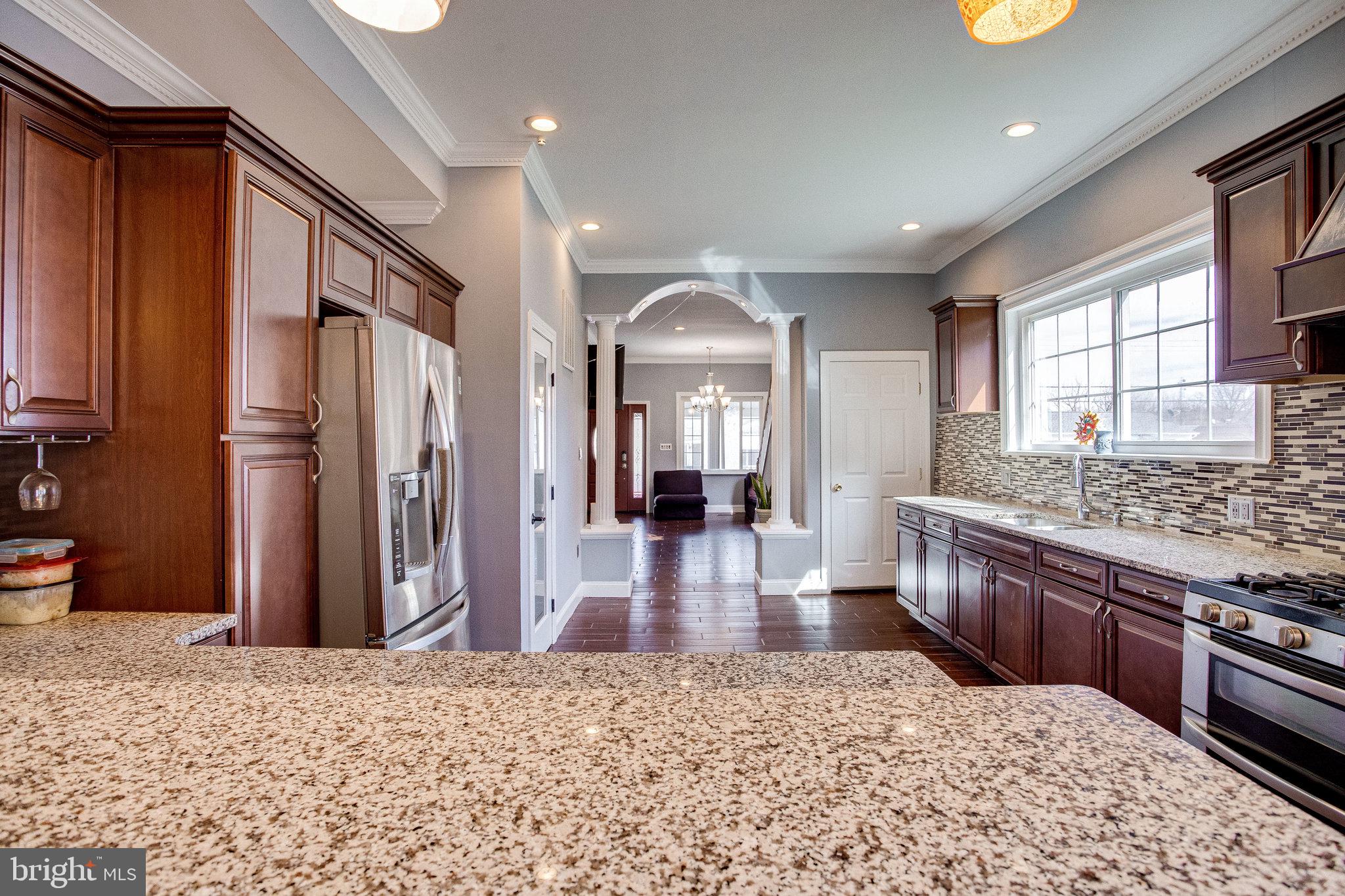 COLMAR MANOR - Residential