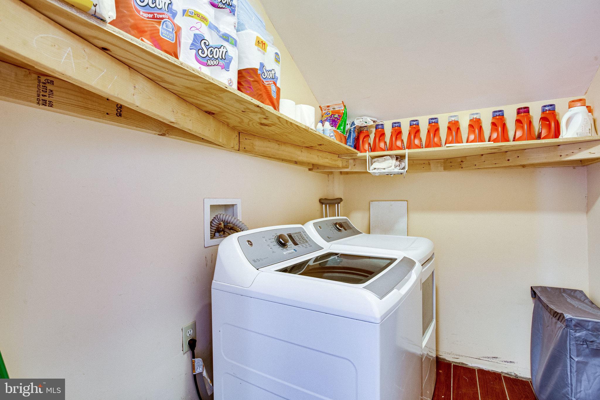 COLMAR MANOR - Residential