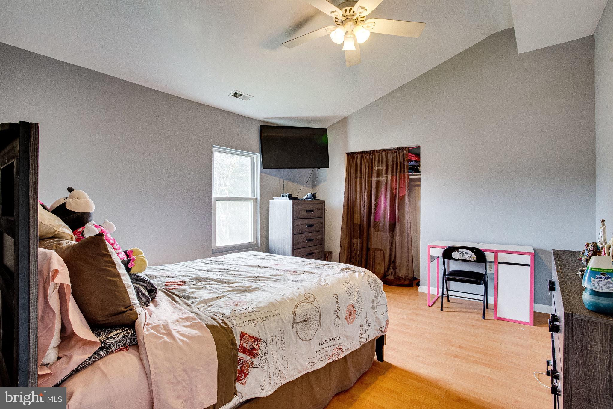 COLMAR MANOR - Residential