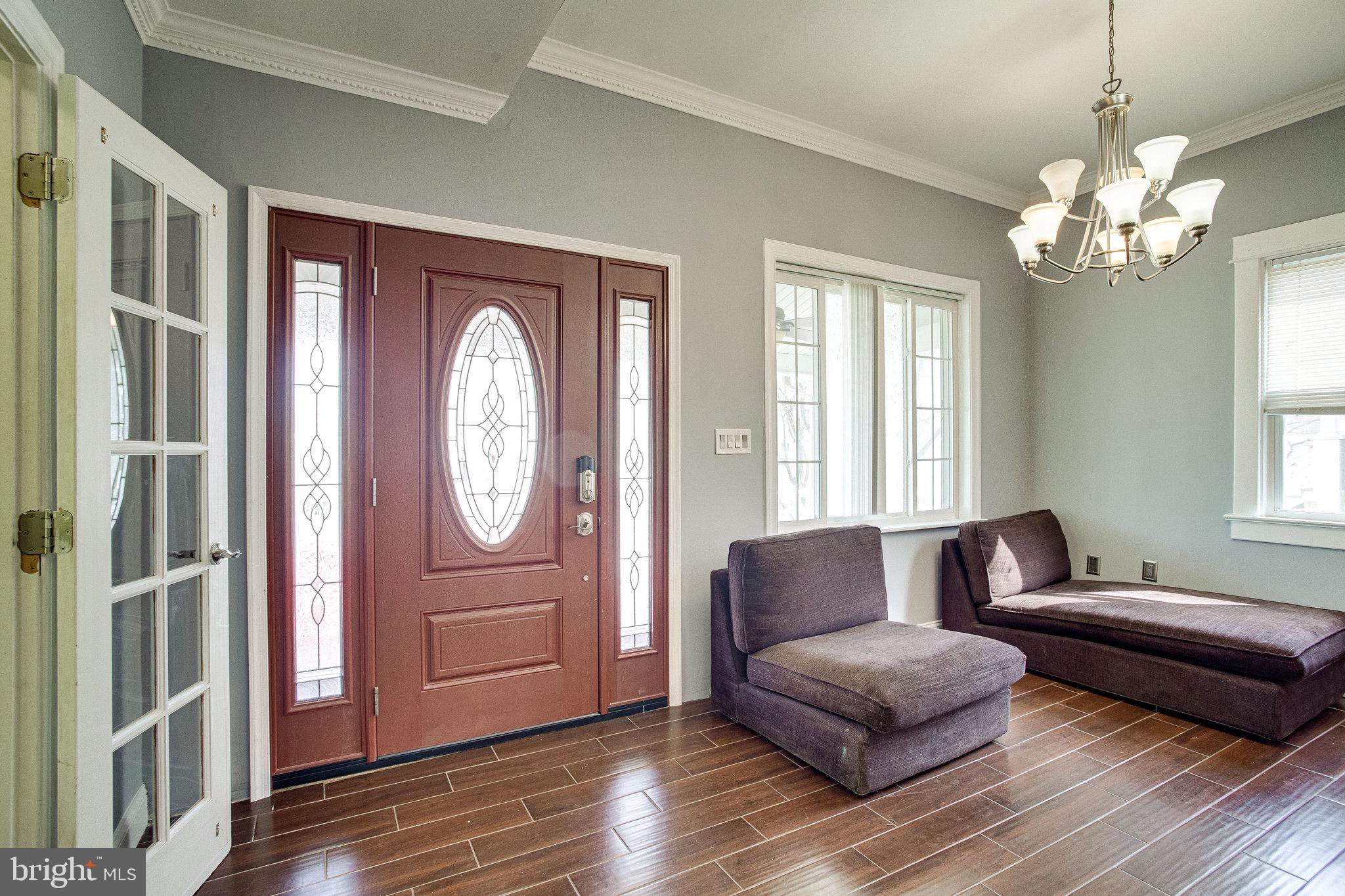 COLMAR MANOR - Residential