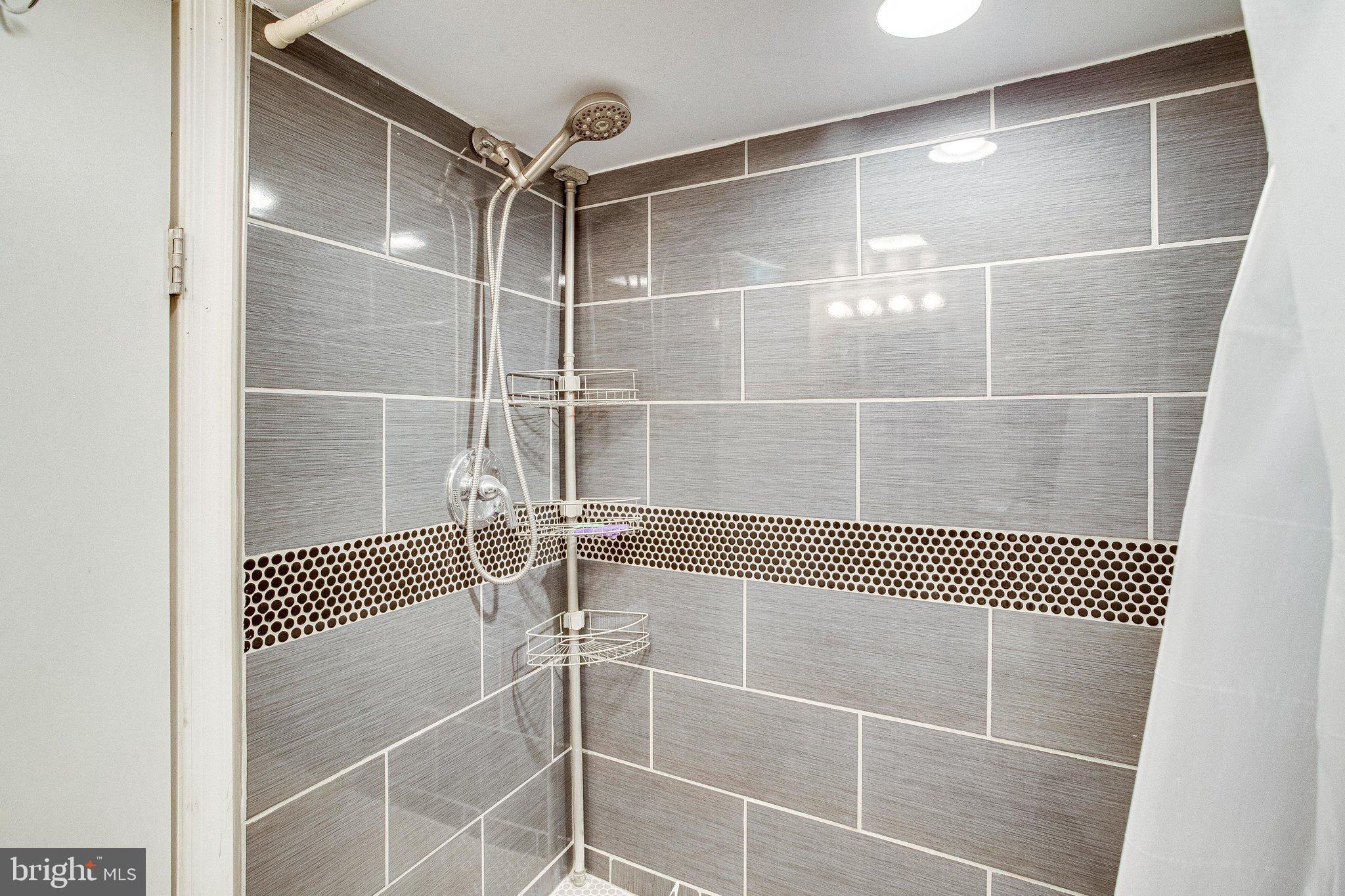 COLMAR MANOR - Residential