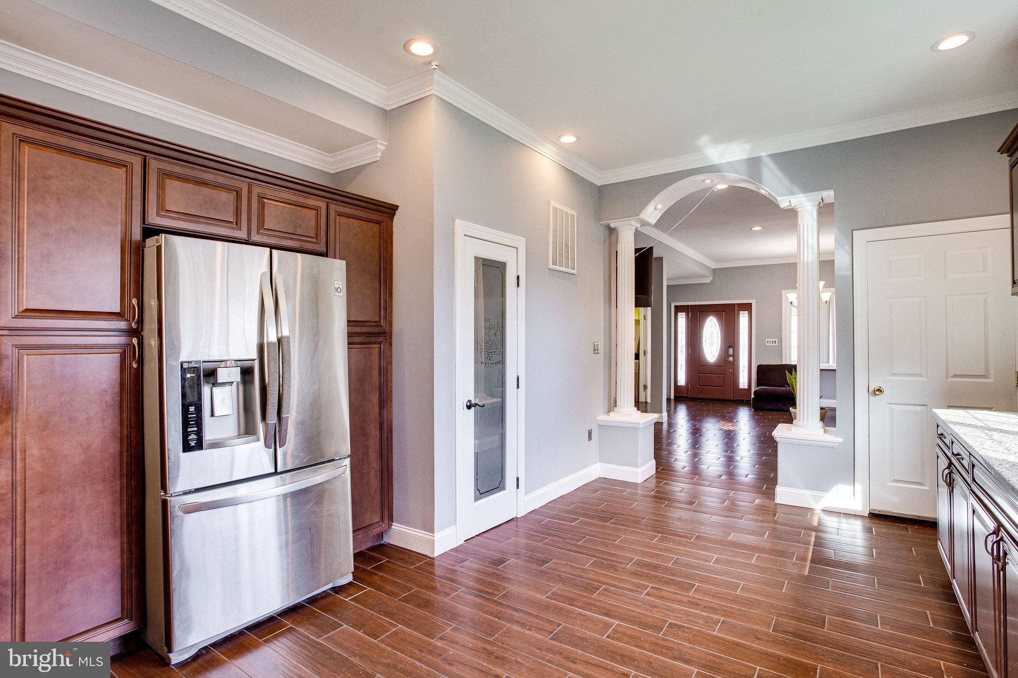 COLMAR MANOR - Residential