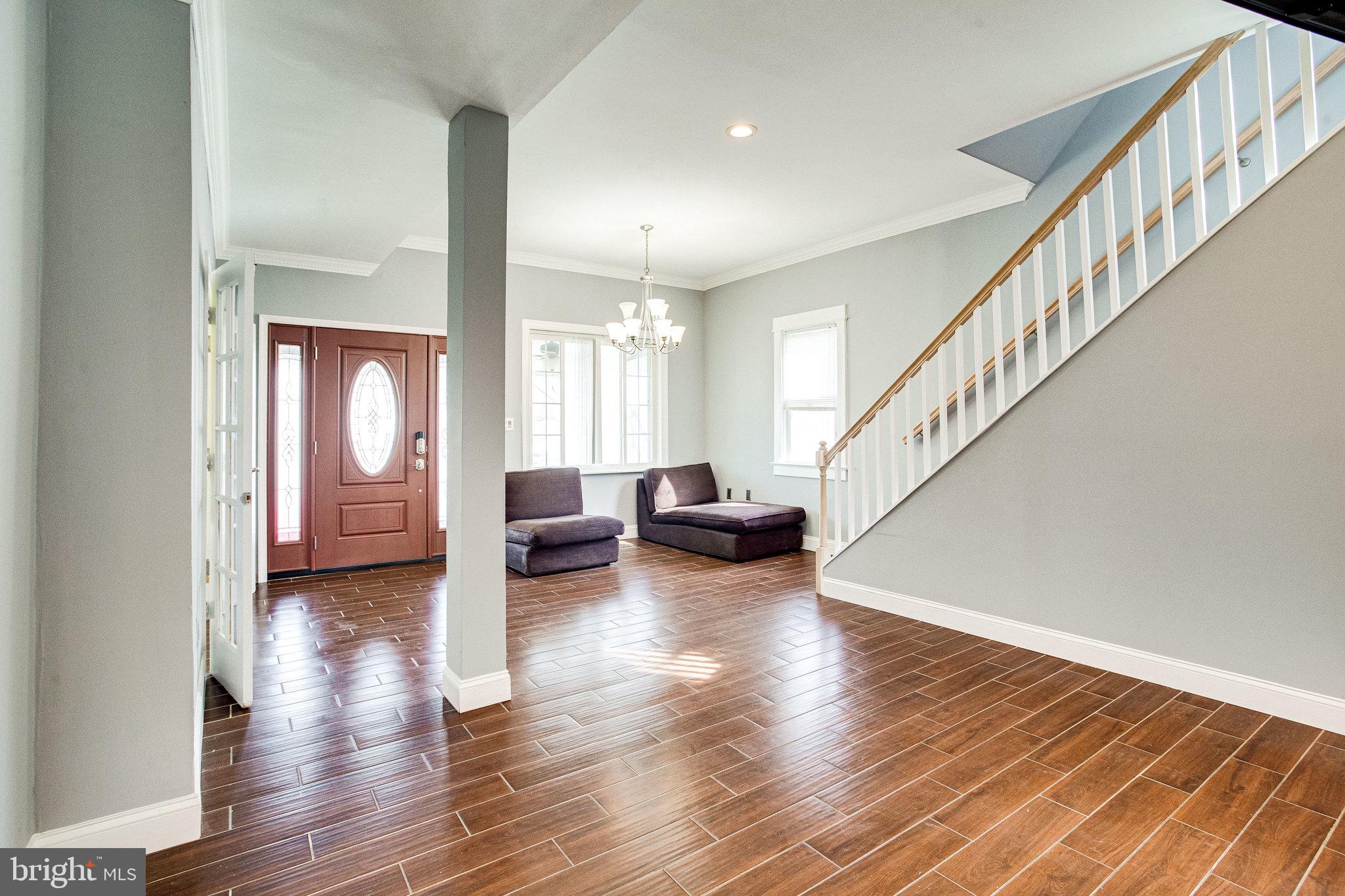 COLMAR MANOR - Residential