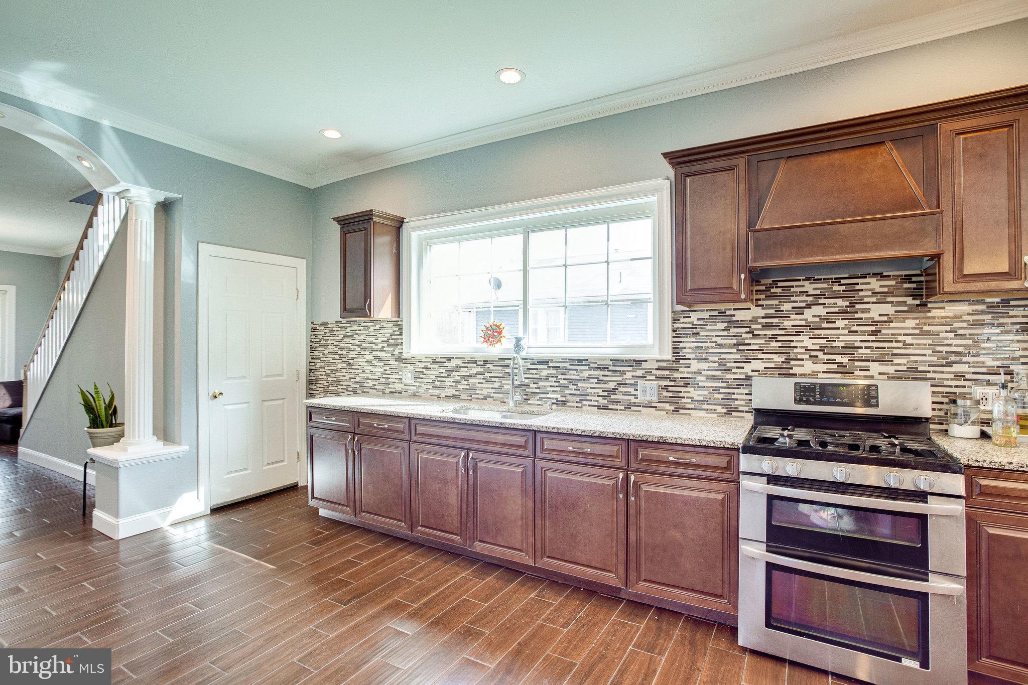 COLMAR MANOR - Residential