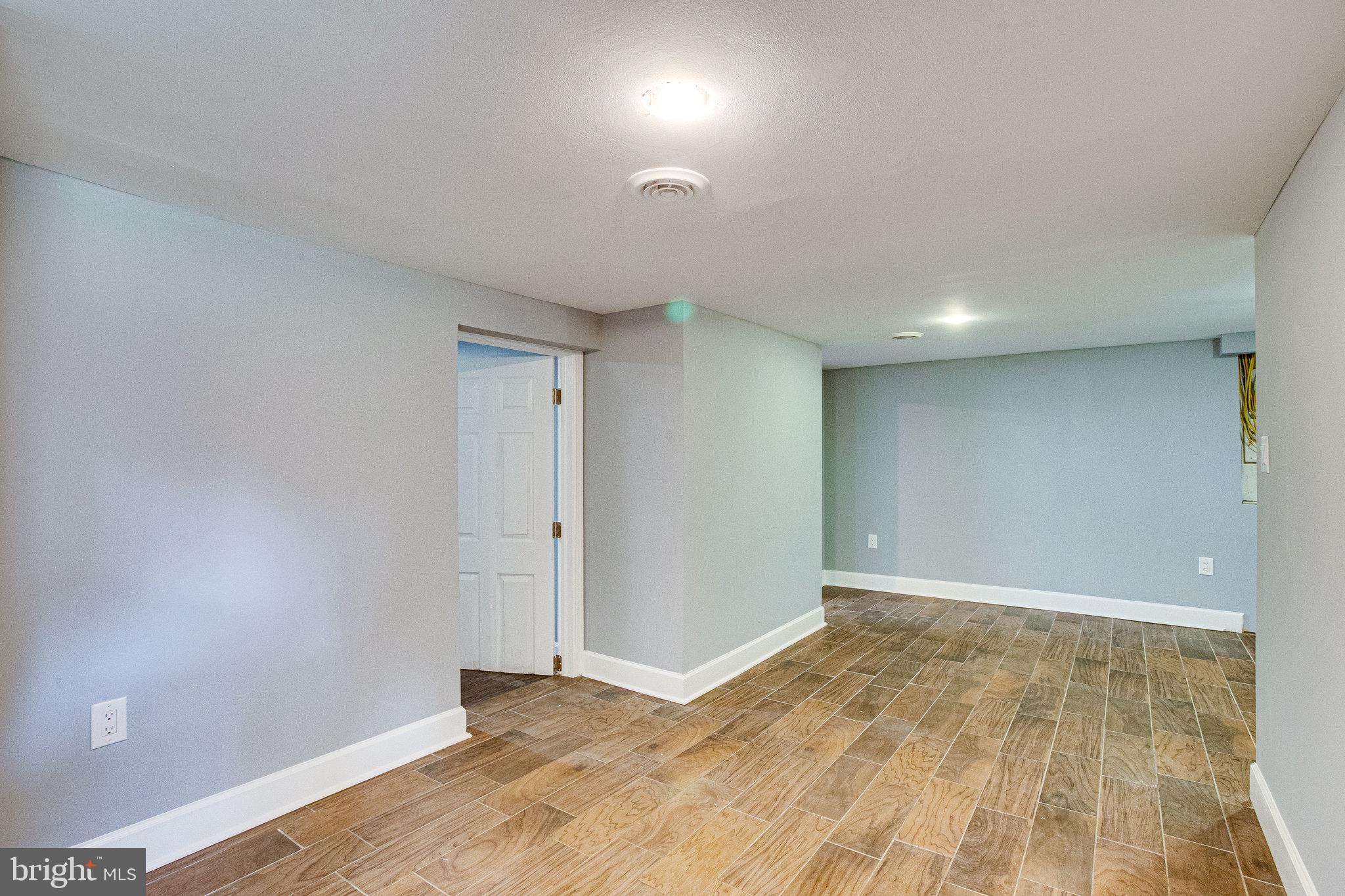 COLMAR MANOR - Residential