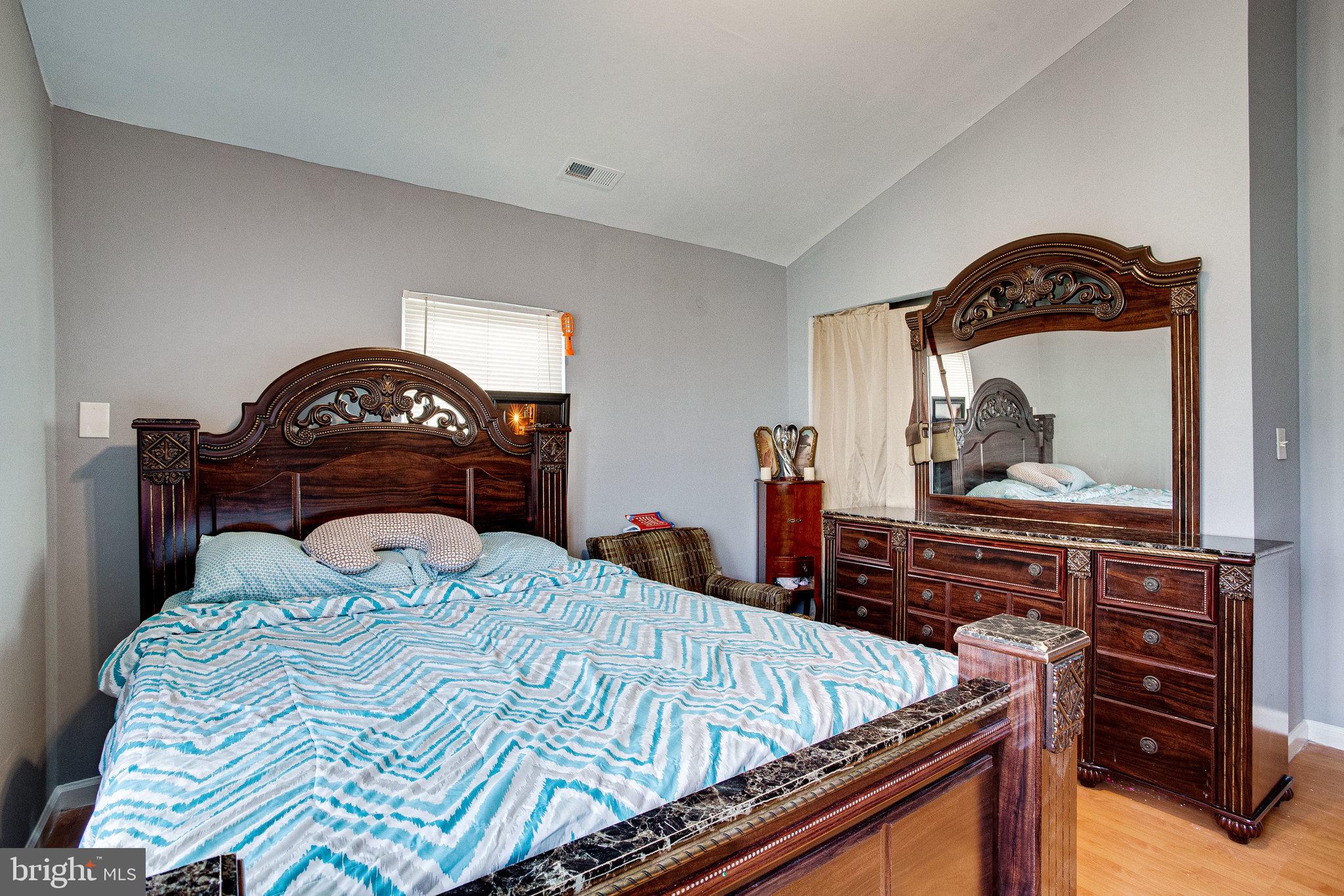 COLMAR MANOR - Residential