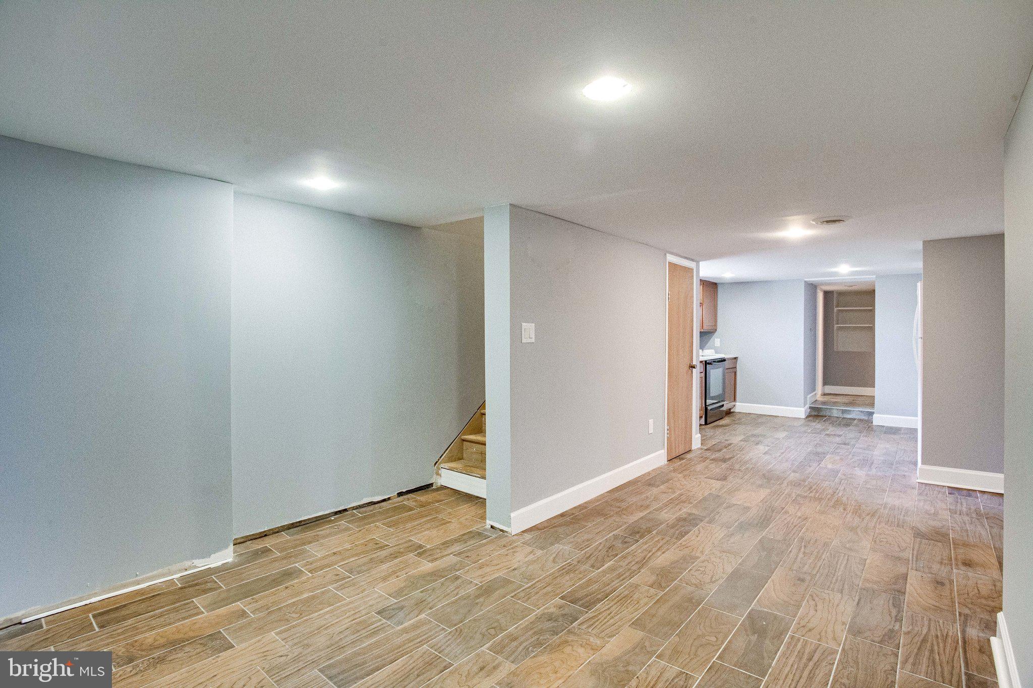 COLMAR MANOR - Residential