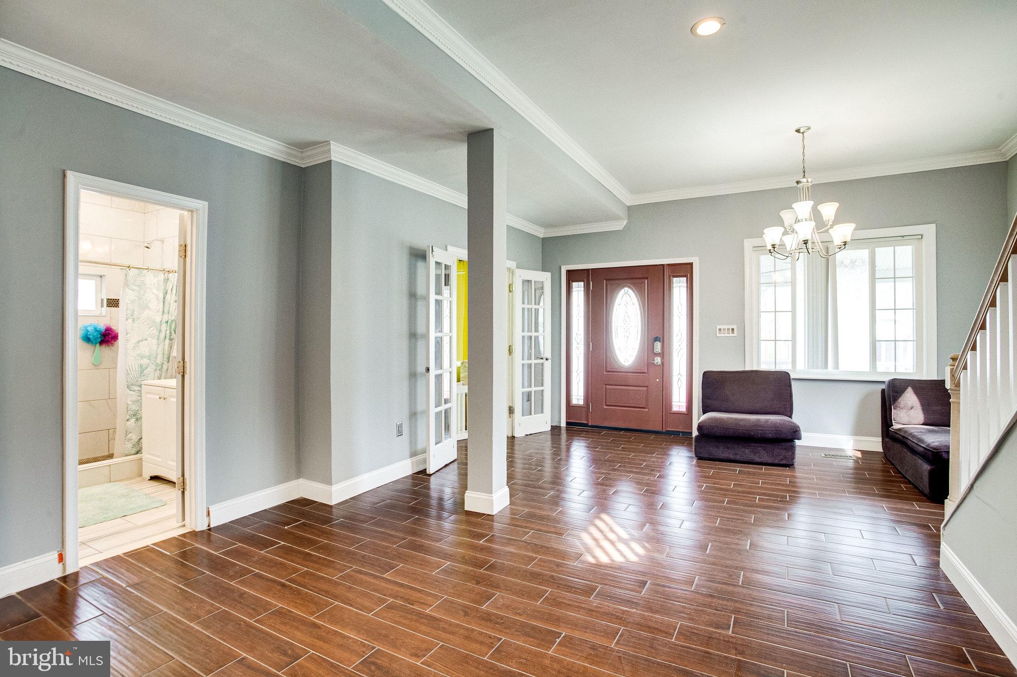 COLMAR MANOR - Residential