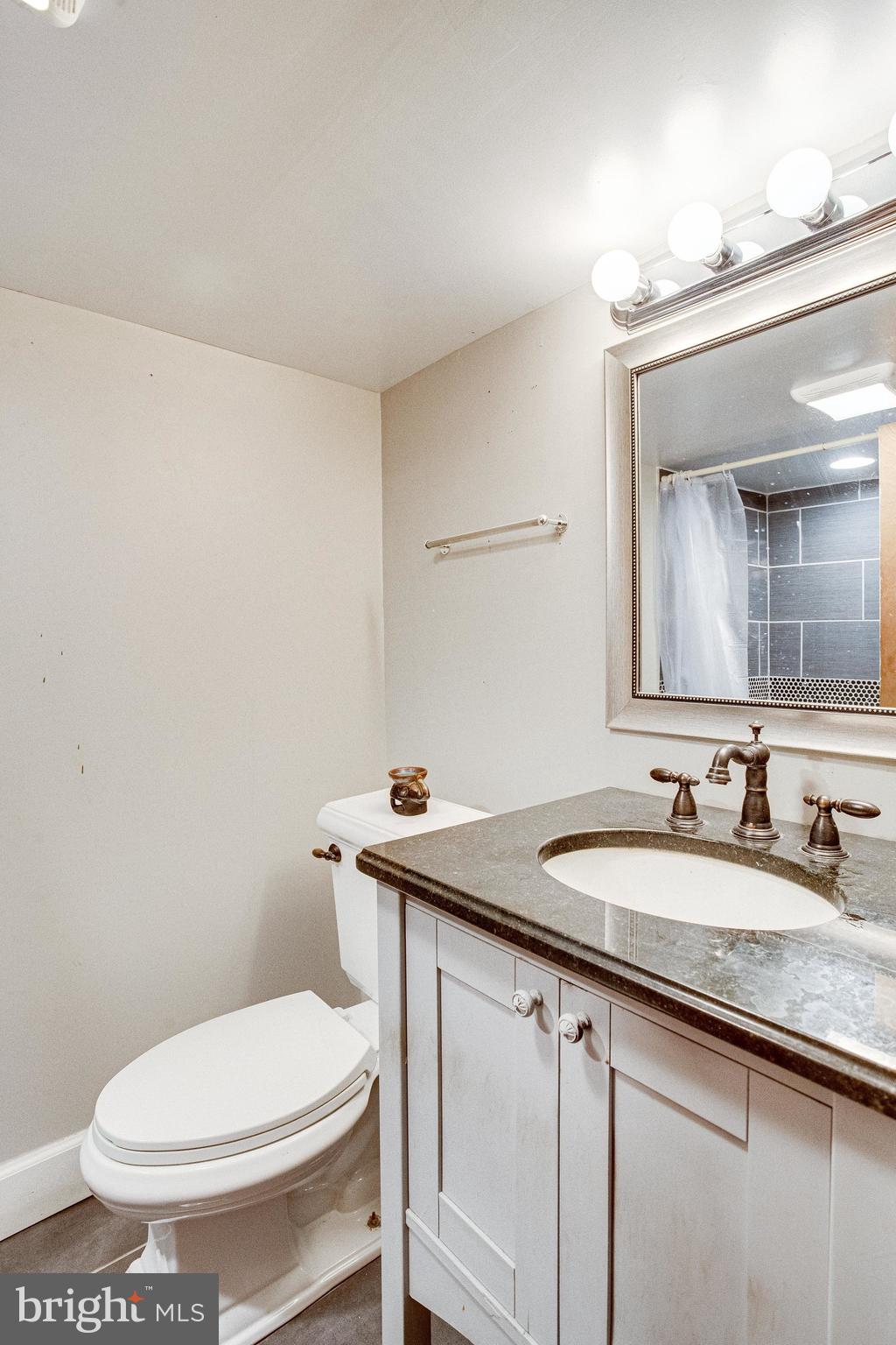 COLMAR MANOR - Residential