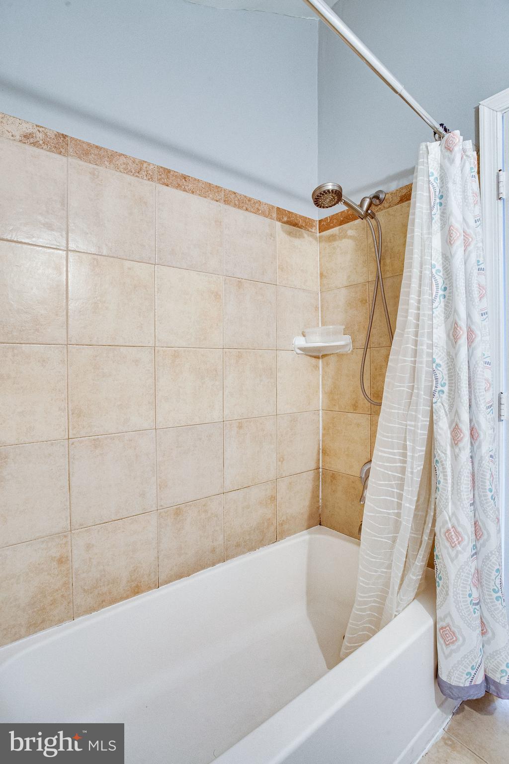 COLMAR MANOR - Residential