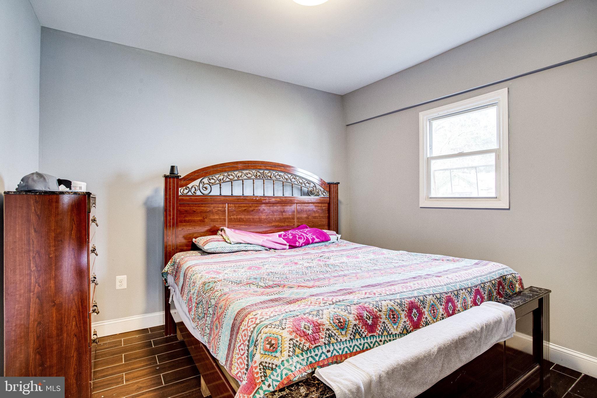 COLMAR MANOR - Residential