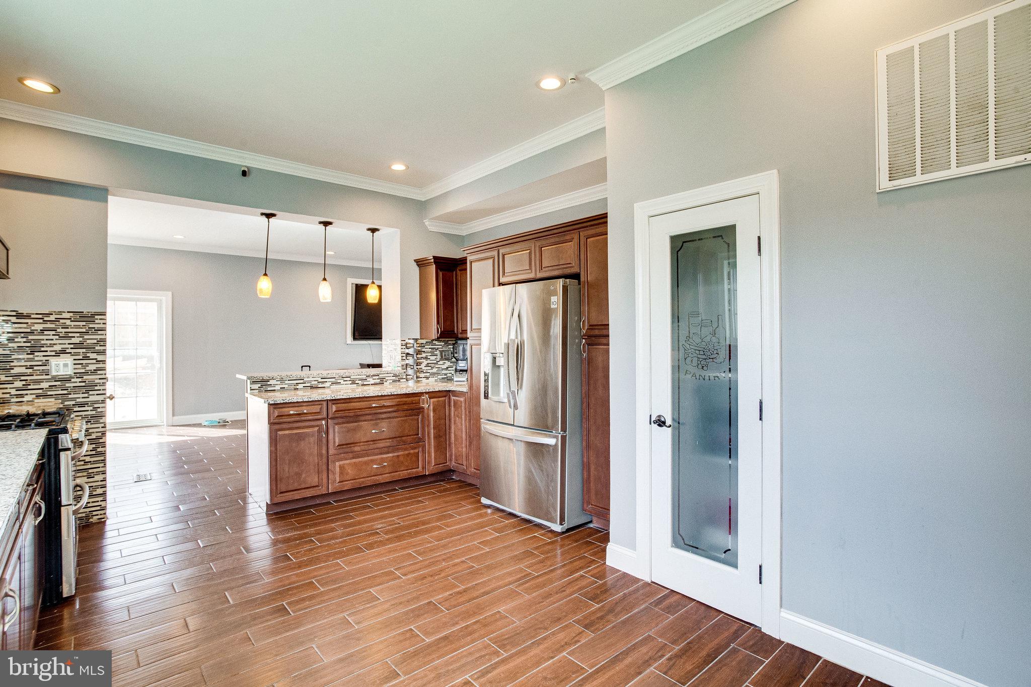 COLMAR MANOR - Residential