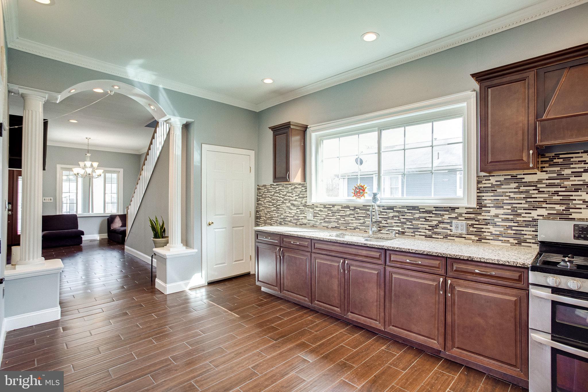 COLMAR MANOR - Residential