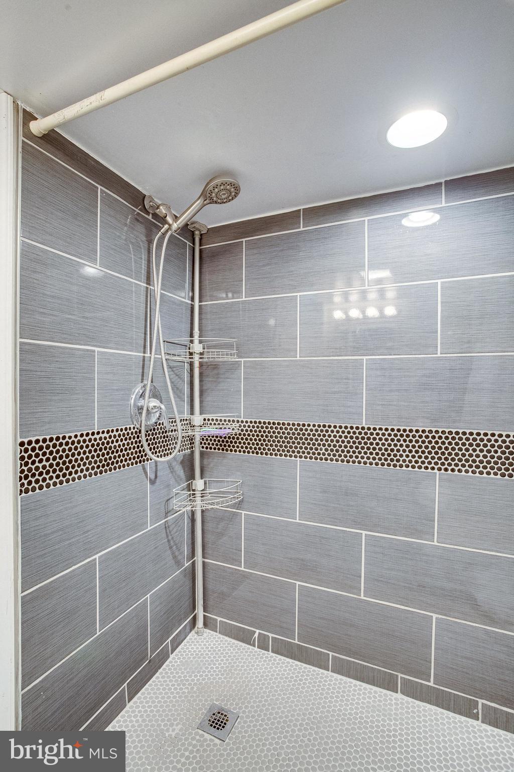 COLMAR MANOR - Residential