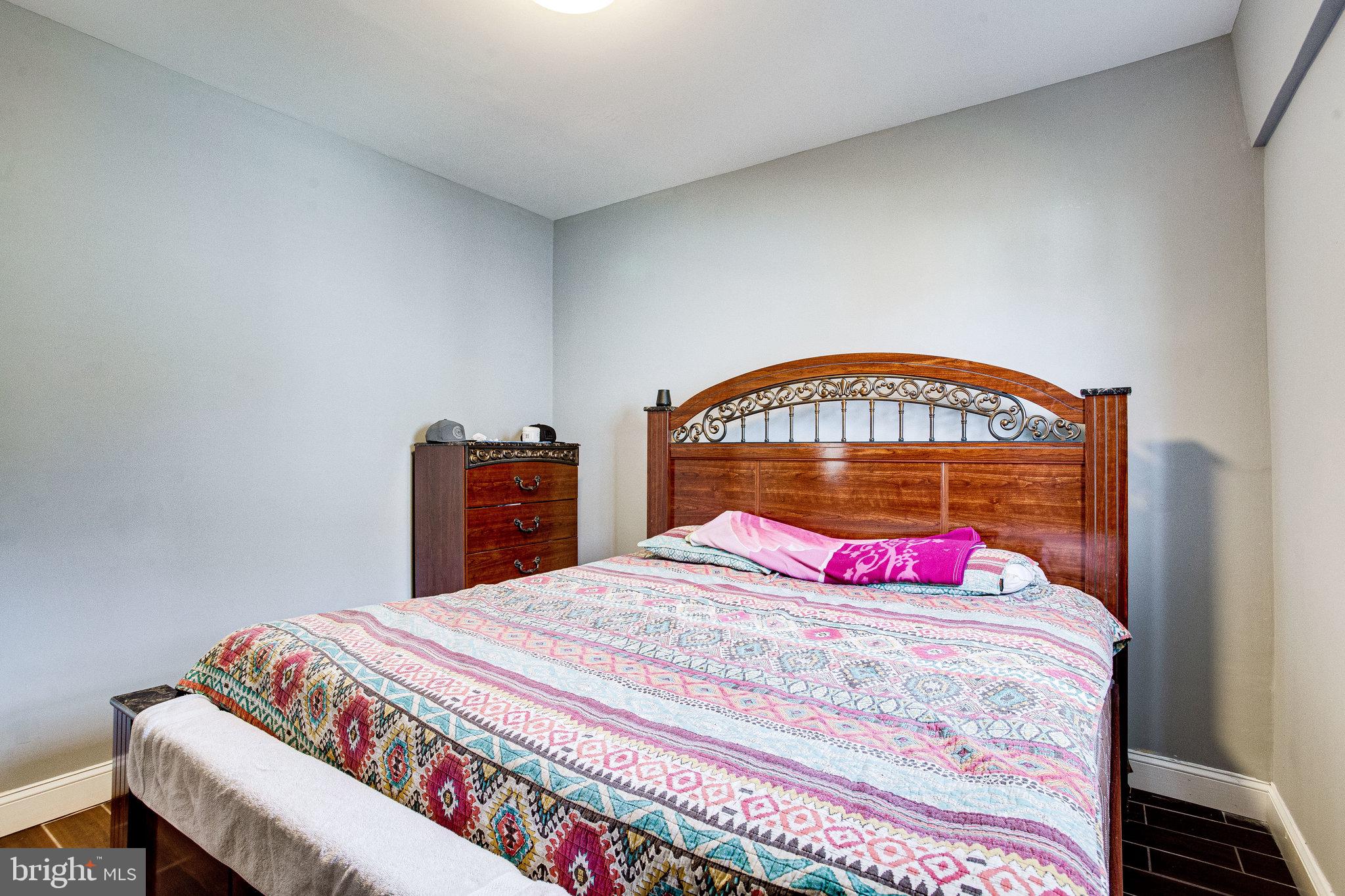 COLMAR MANOR - Residential