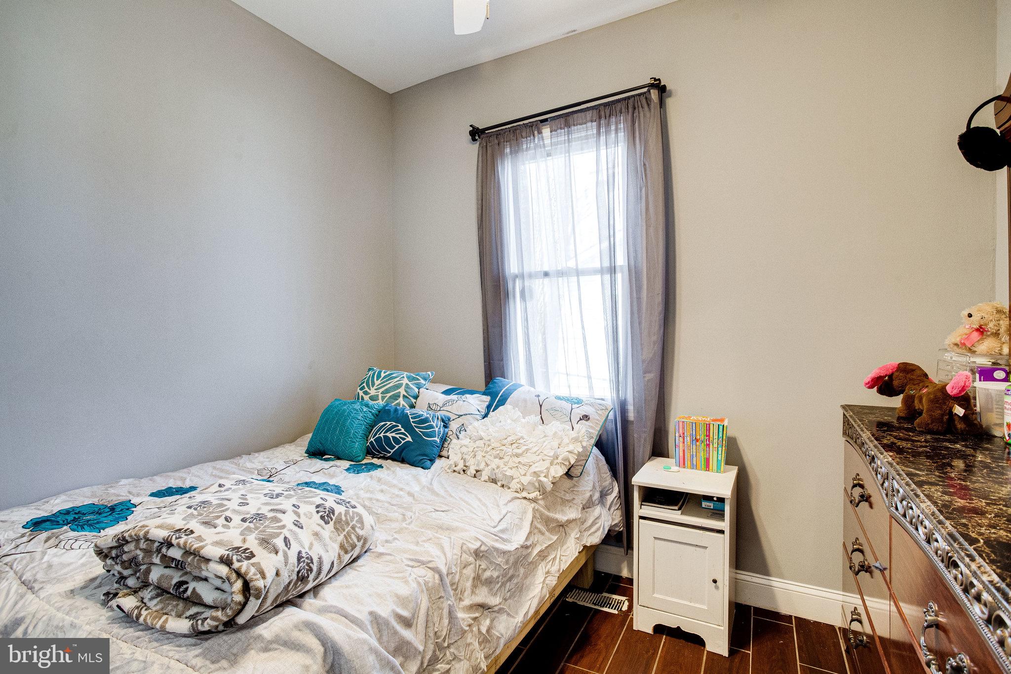 COLMAR MANOR - Residential