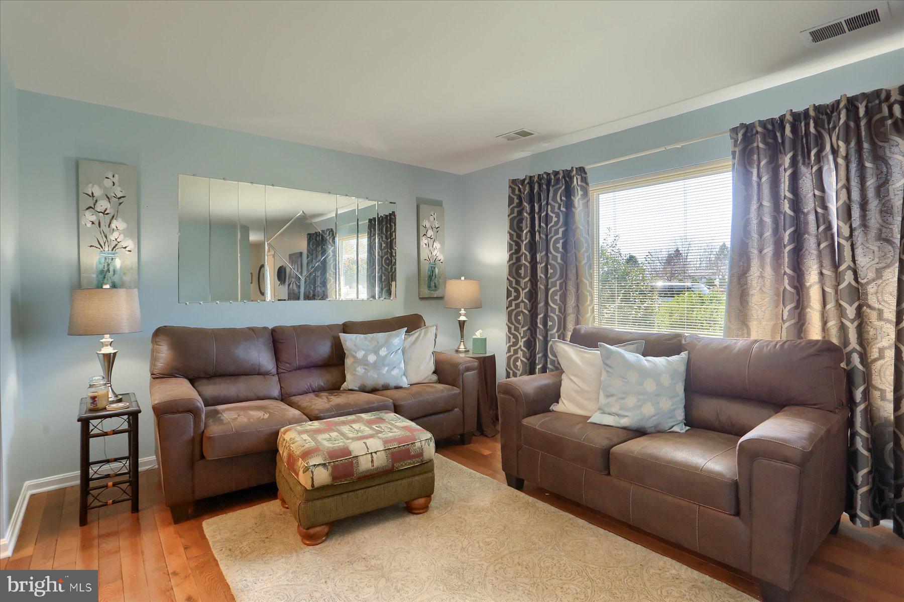 ROLLING RIDGE - Residential