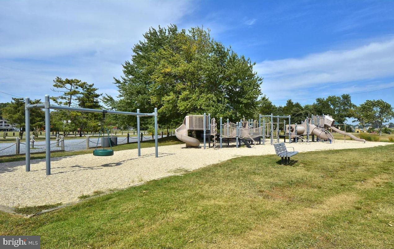 HILLSMERE SHORES - Residential