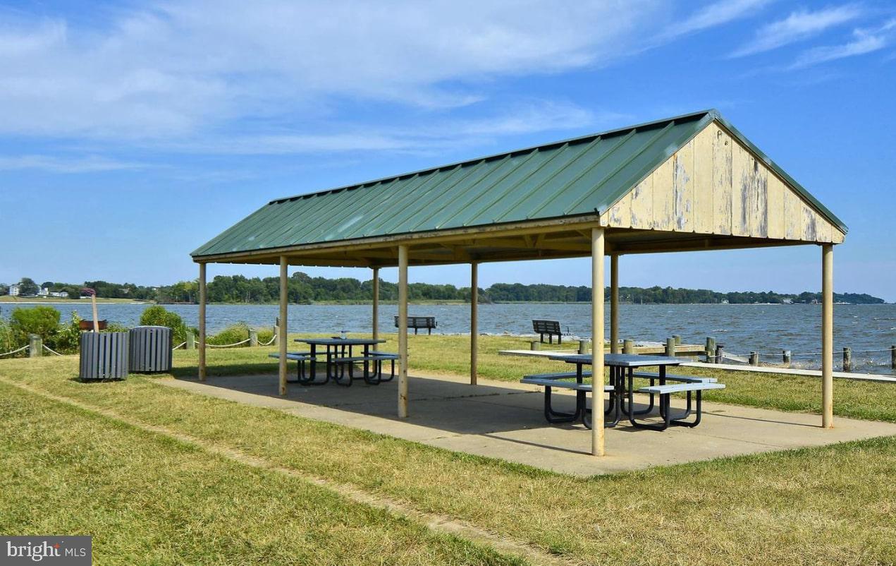 HILLSMERE SHORES - Residential