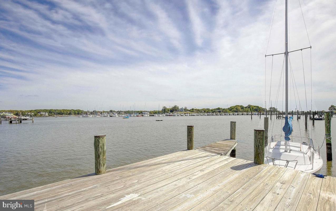 HILLSMERE SHORES - Residential