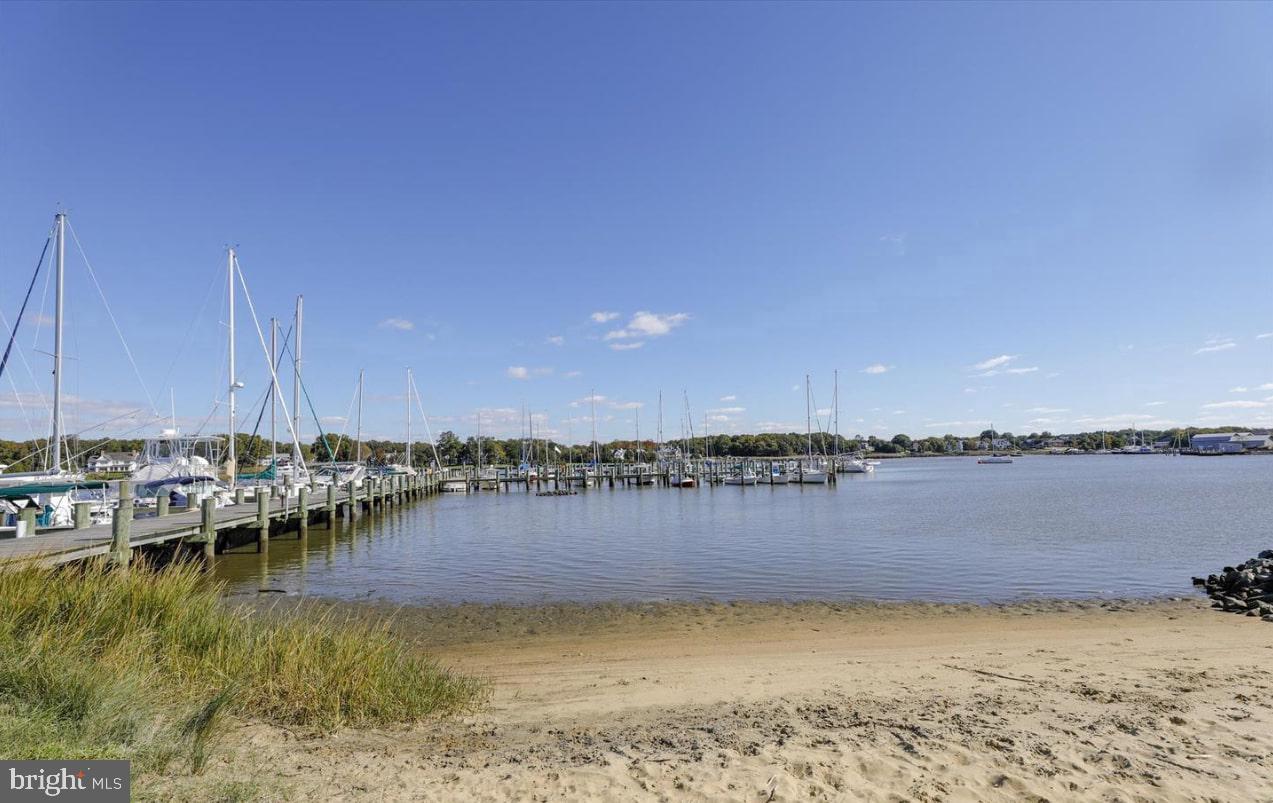 HILLSMERE SHORES - Residential