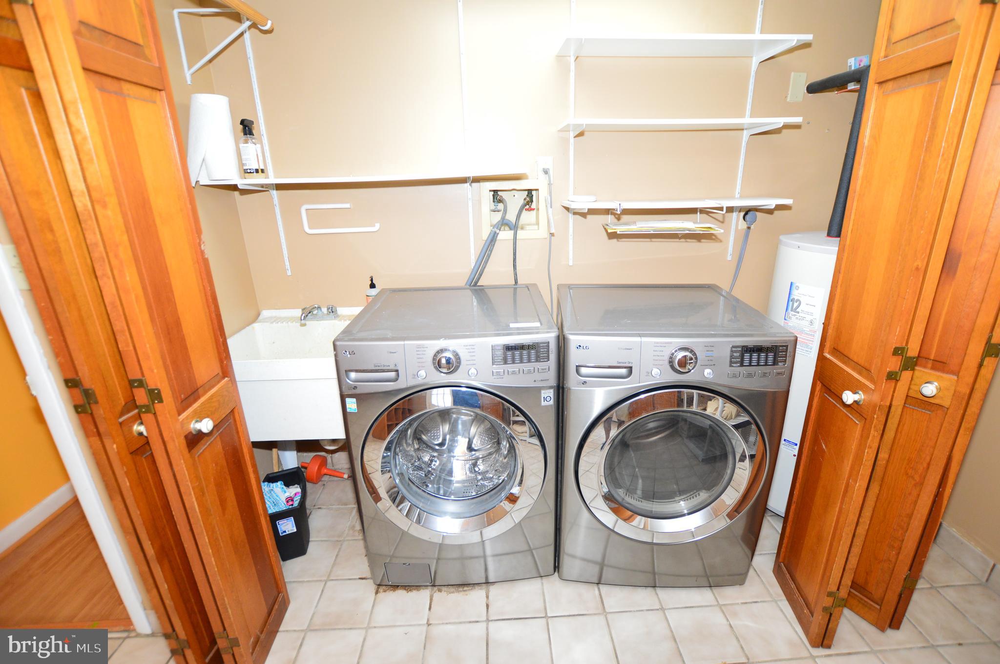 HILLSMERE SHORES - Residential