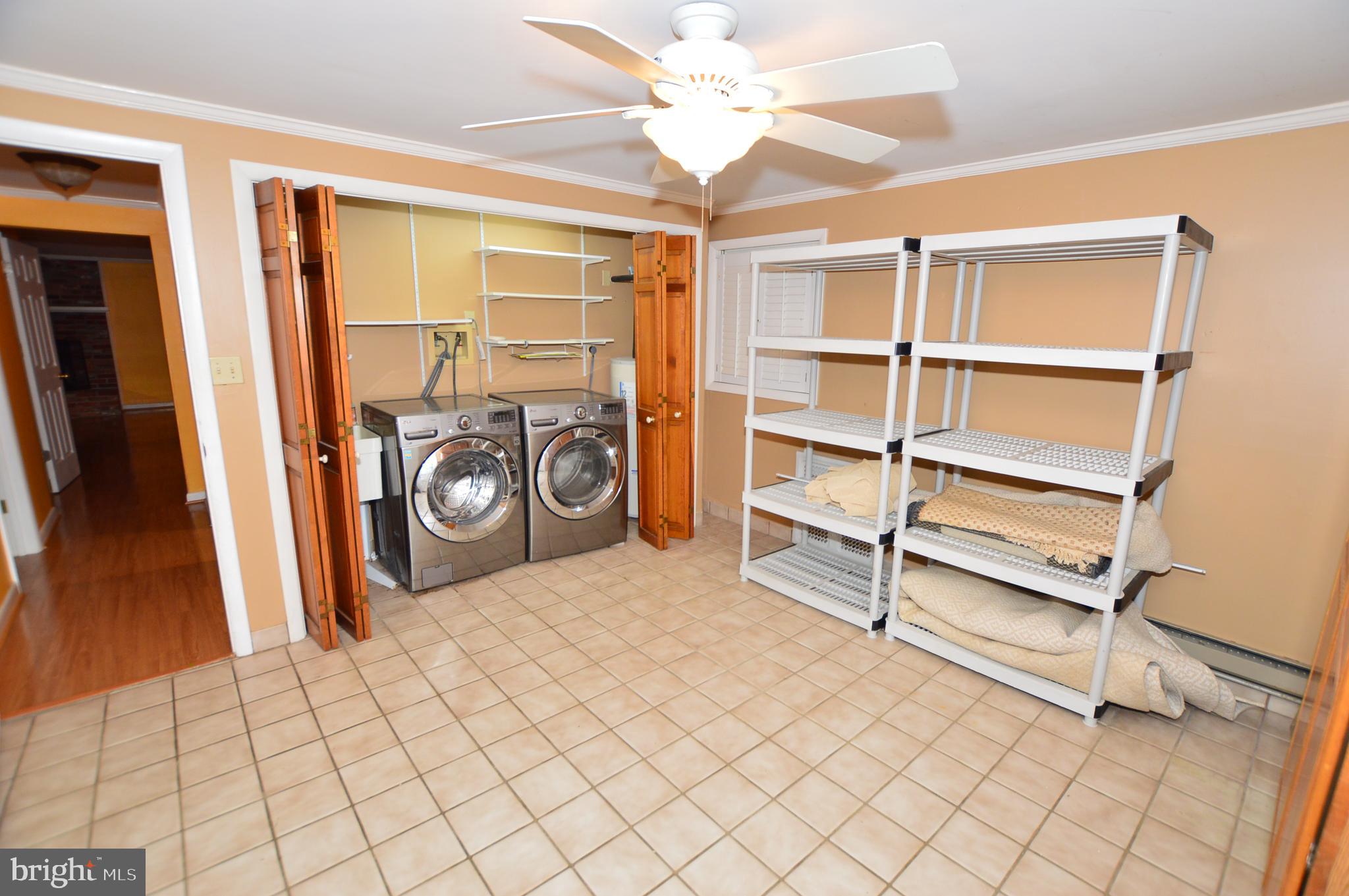 HILLSMERE SHORES - Residential