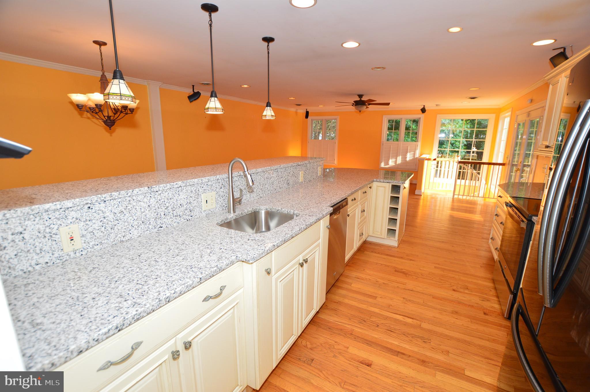 HILLSMERE SHORES - Residential