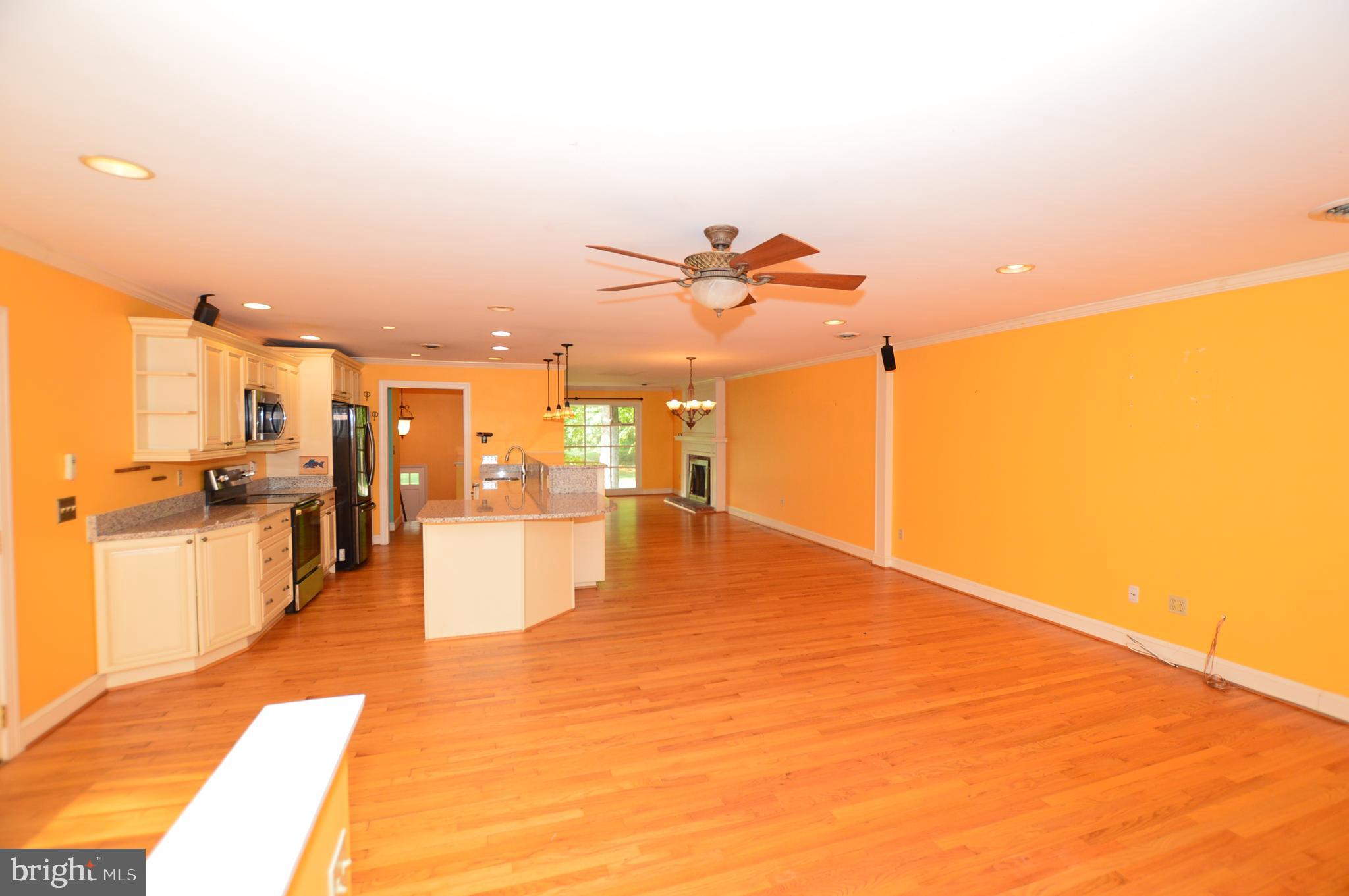 HILLSMERE SHORES - Residential