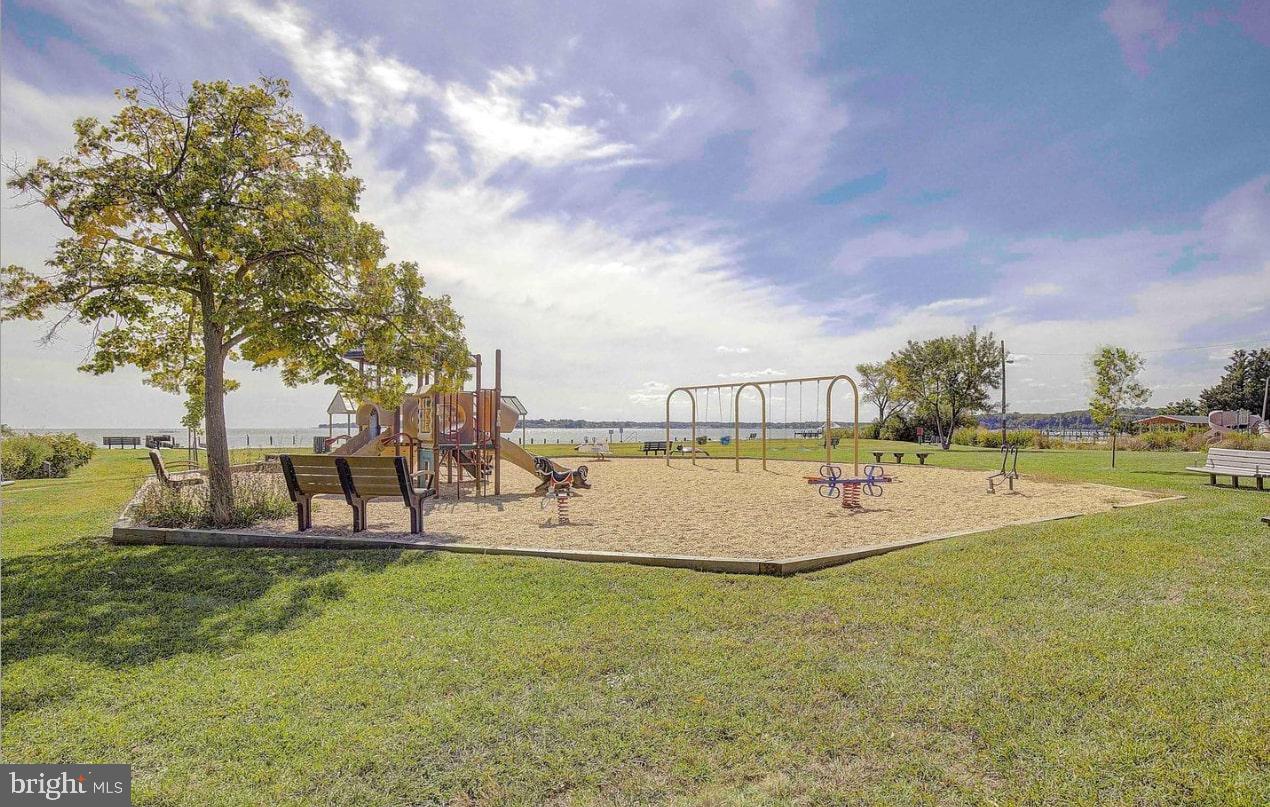 HILLSMERE SHORES - Residential