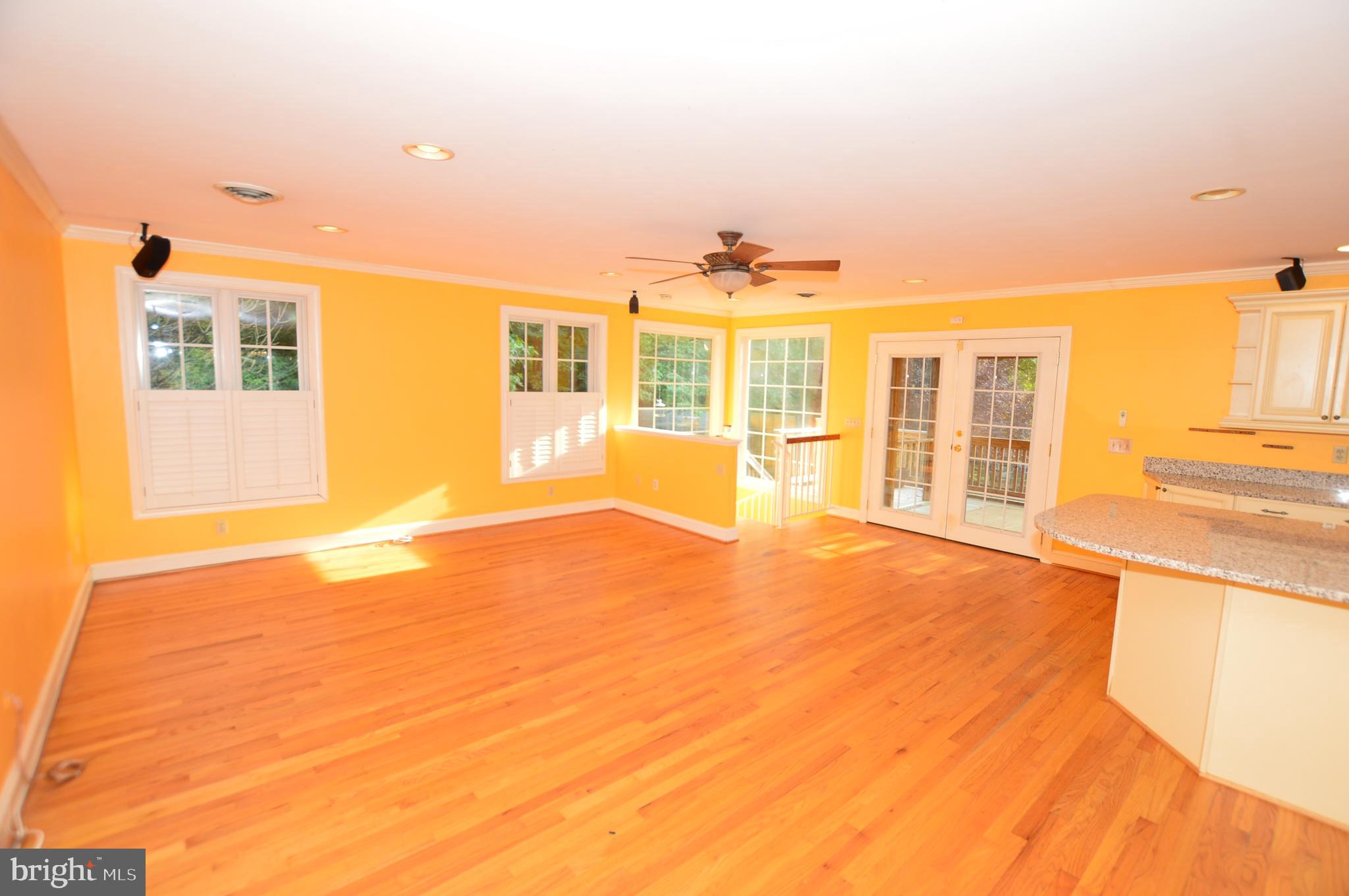 HILLSMERE SHORES - Residential