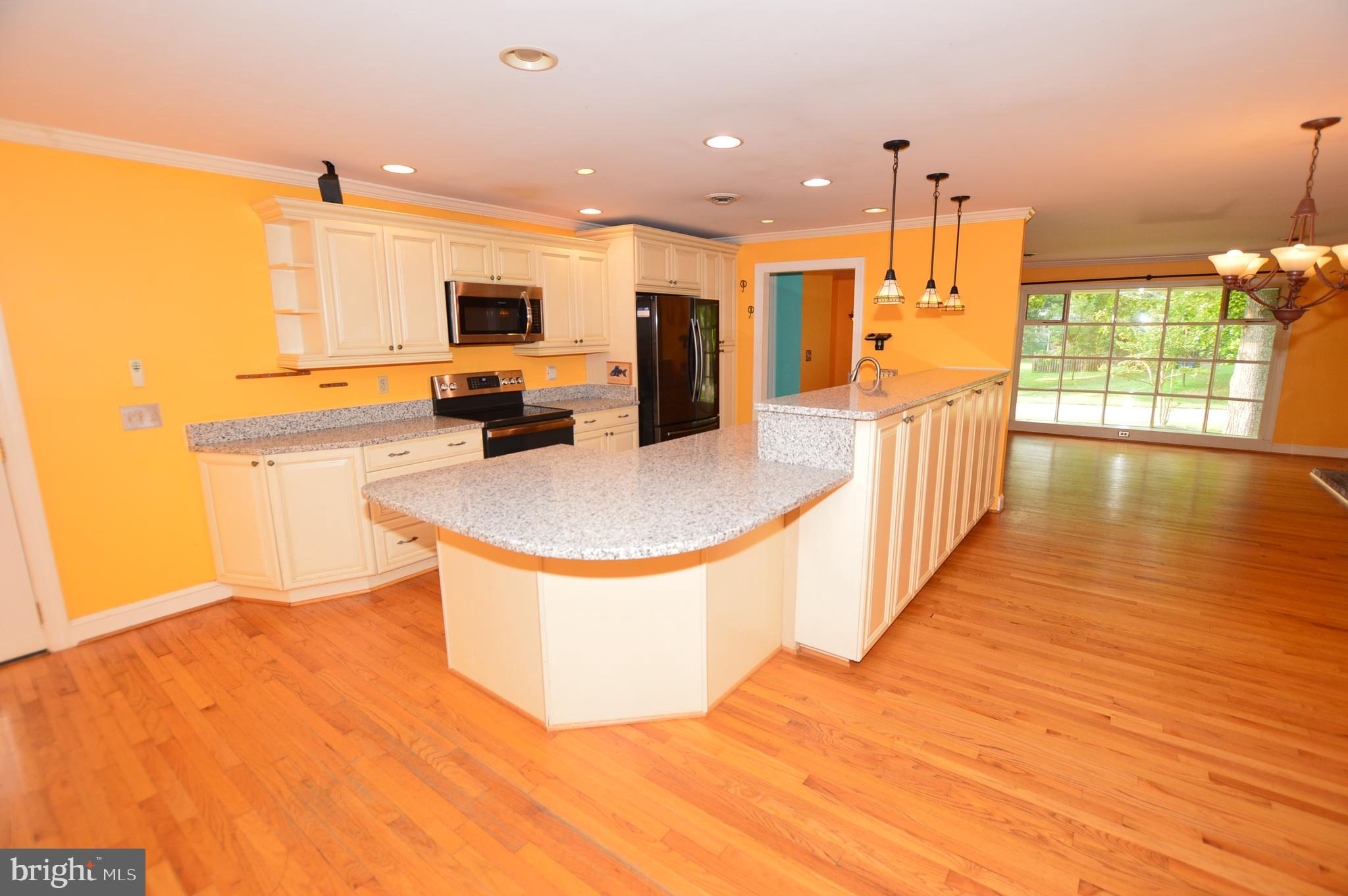 HILLSMERE SHORES - Residential