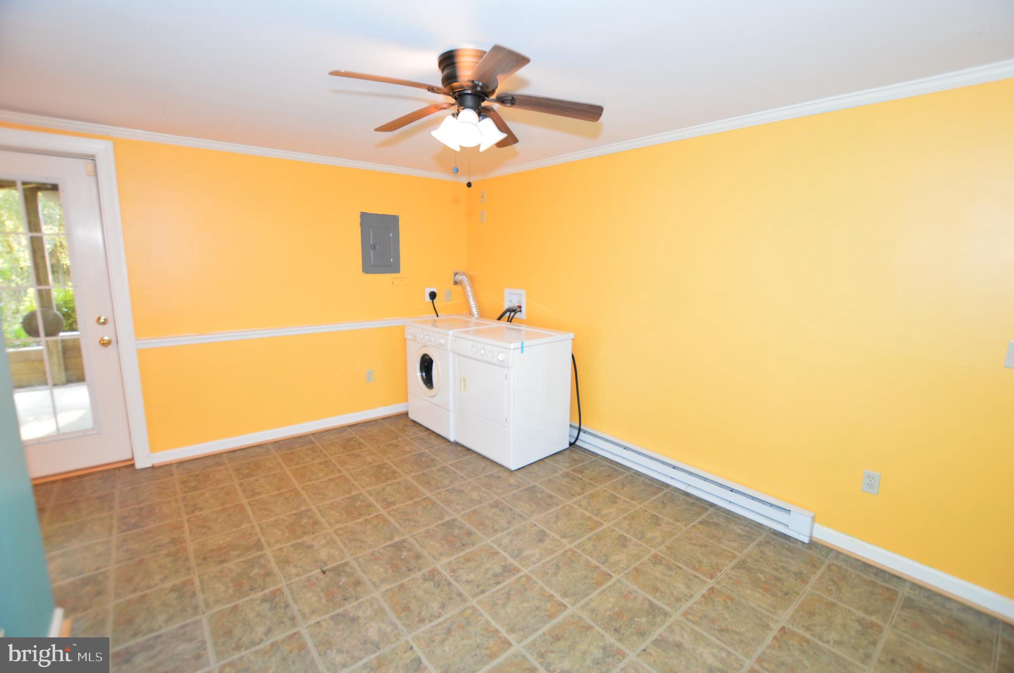 HILLSMERE SHORES - Residential