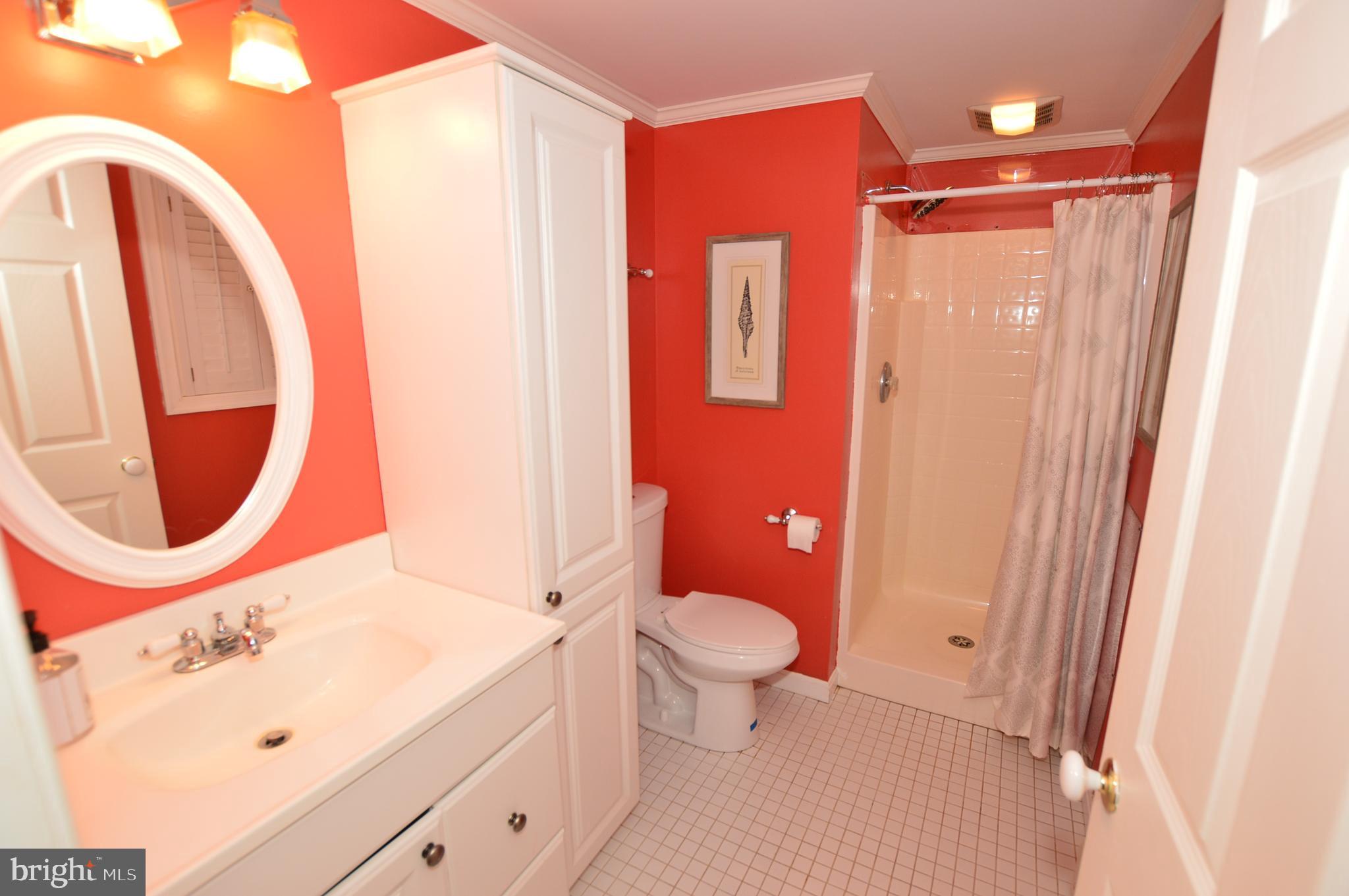 HILLSMERE SHORES - Residential