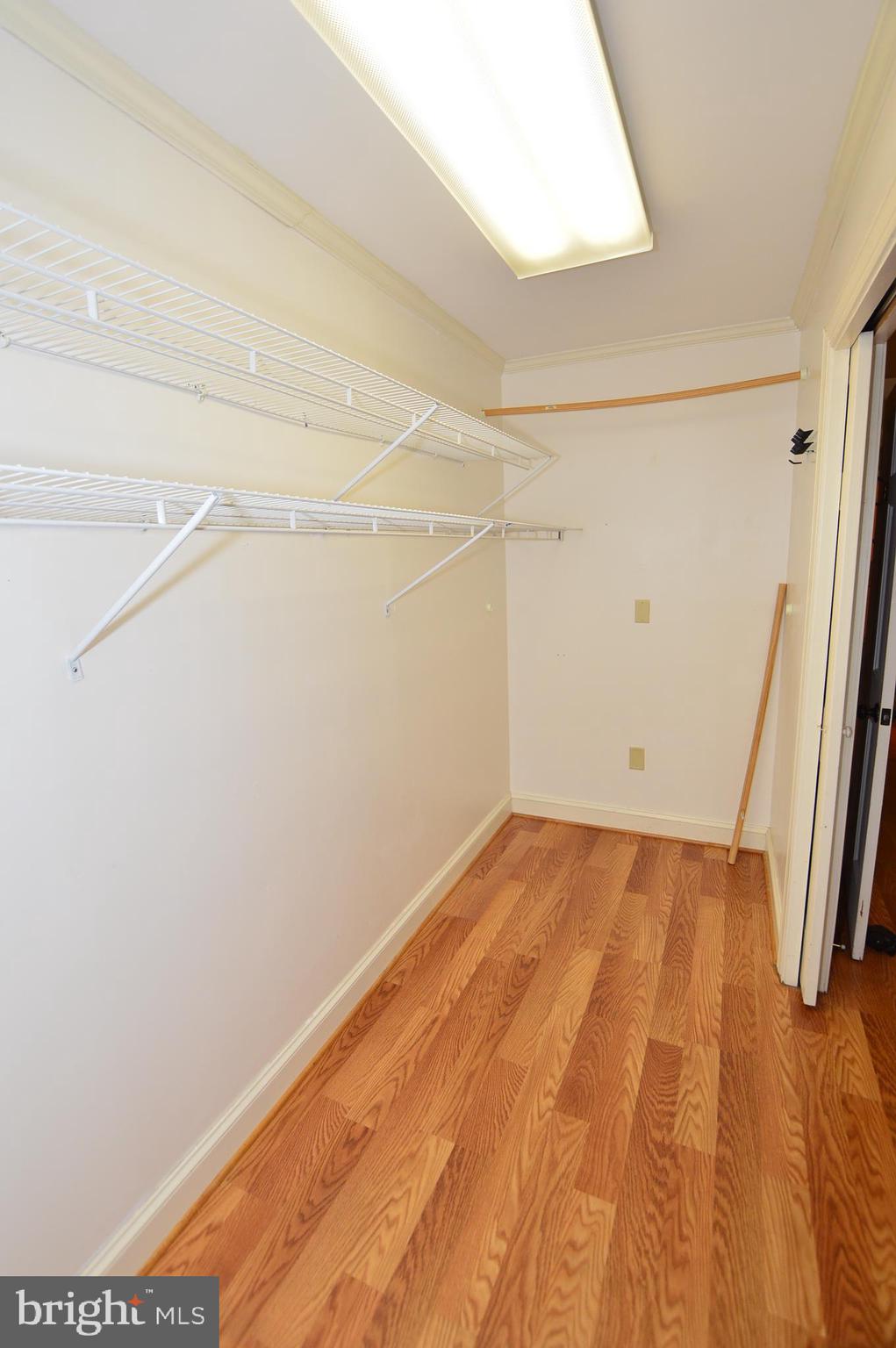 HILLSMERE SHORES - Residential