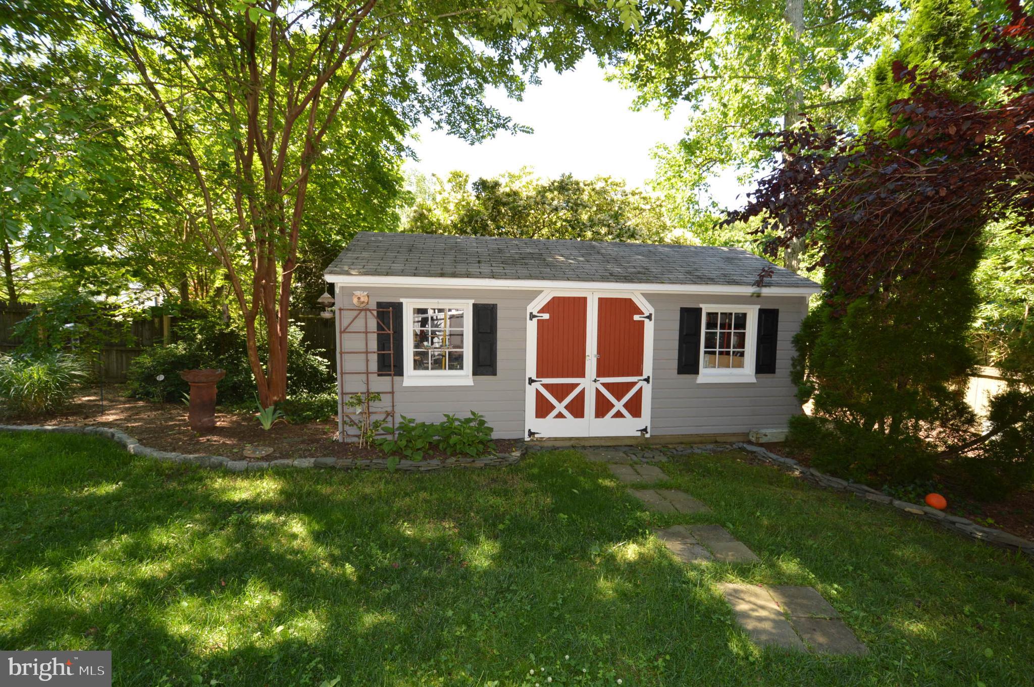 HILLSMERE SHORES - Residential